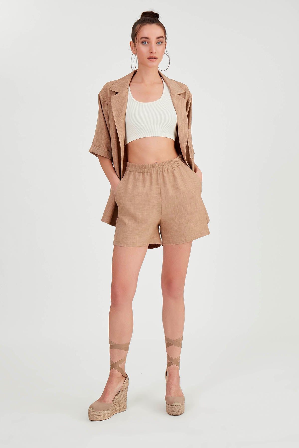 SHORTS WITH POCKET & ELASTANE WAIST