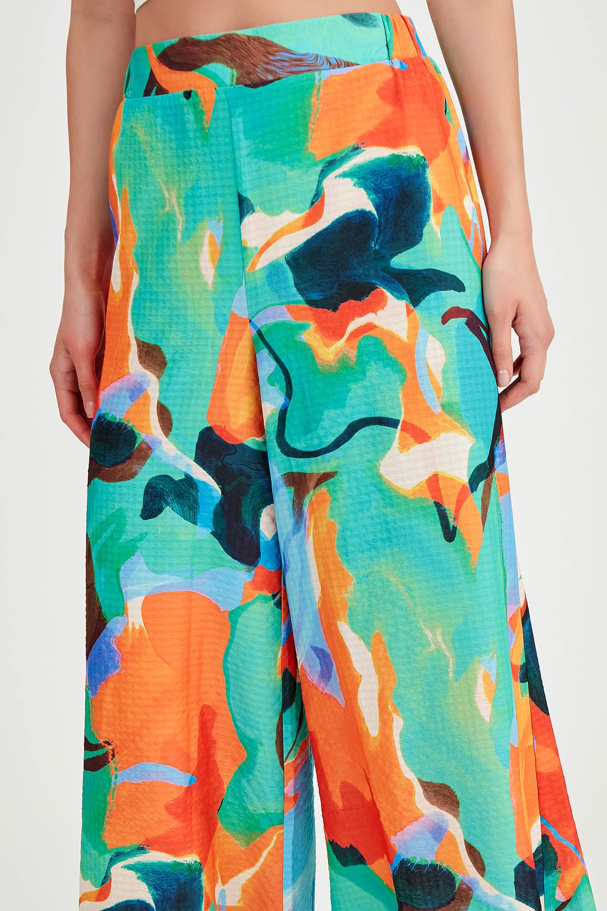 LARGE-TRACK TROUSERS WITH BELT DIAMOND PATTERNS