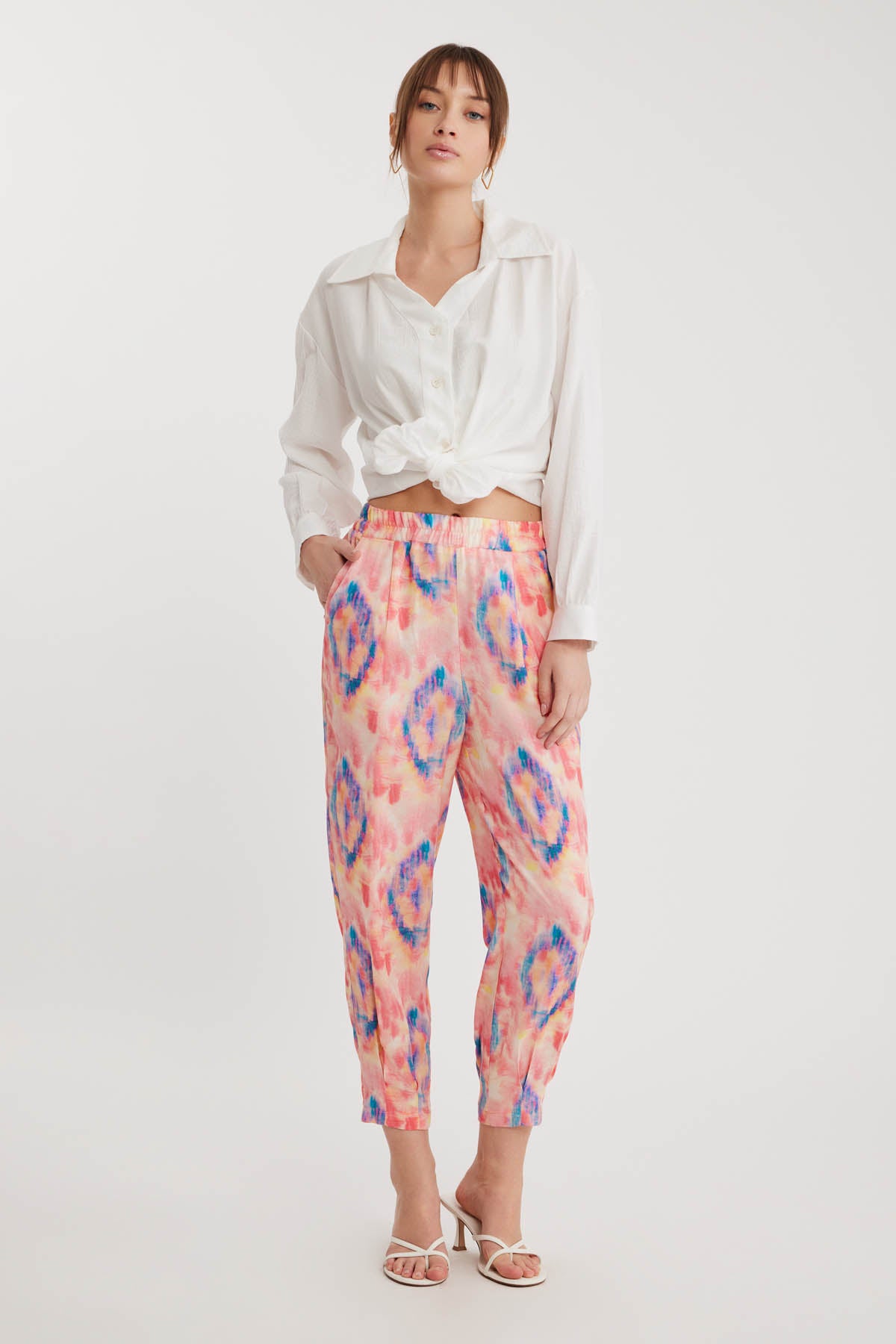 TROUSERS WITH ELASTANE PATTERNED PLEATED