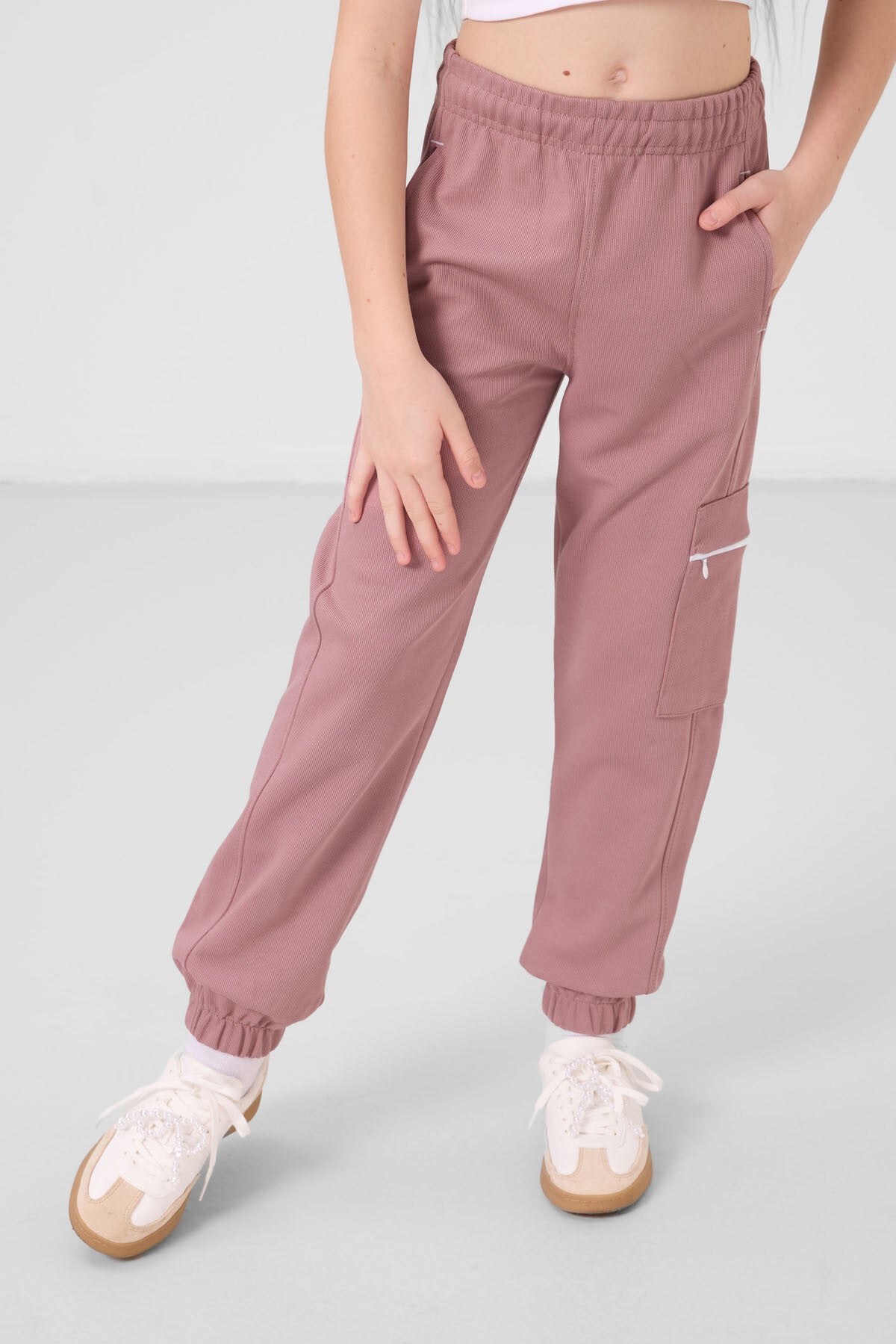 White-flower suit with o-collar printed rubber sleeve with cargo pocket Tracksuit set - 75173