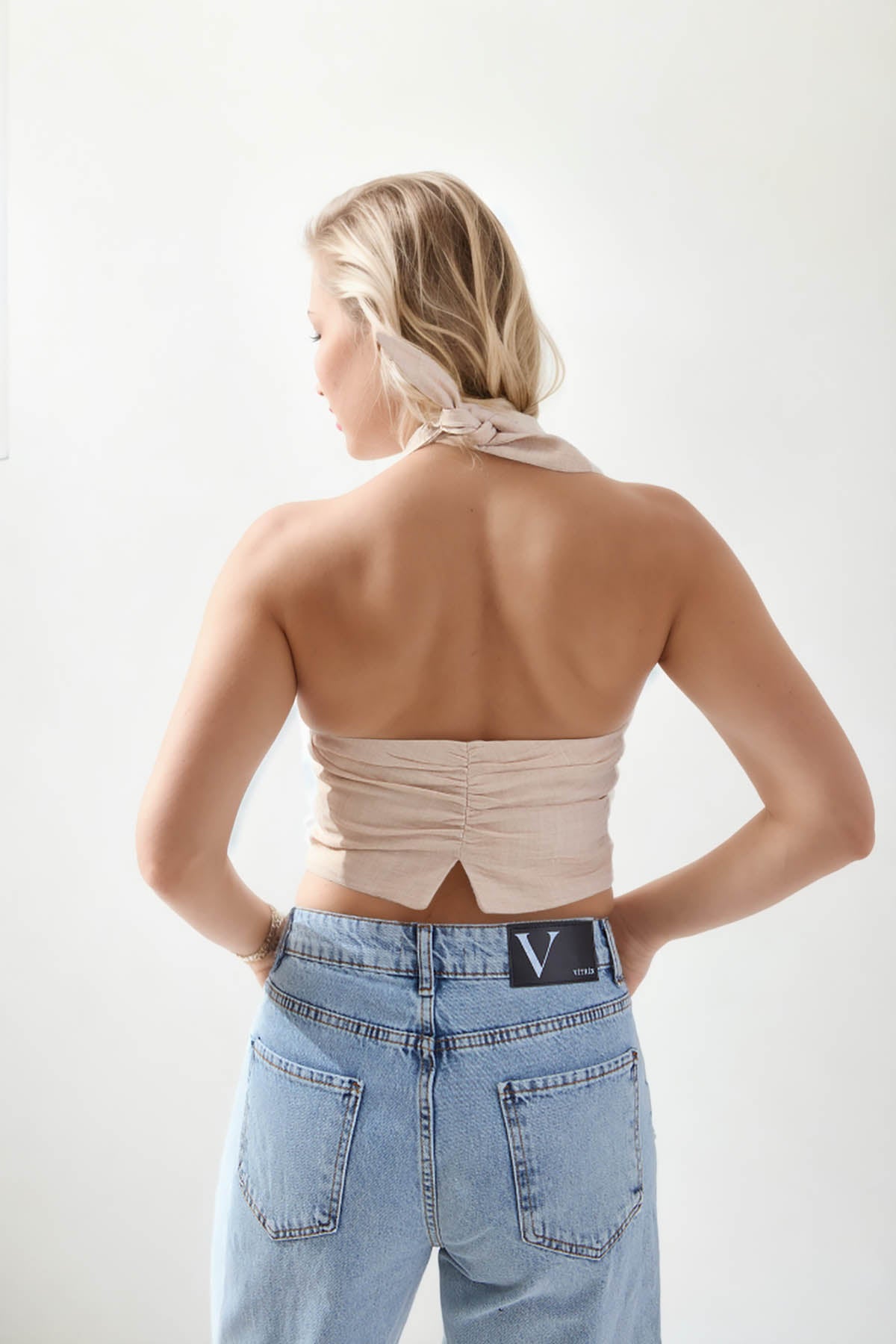 NECK-TIED VEST