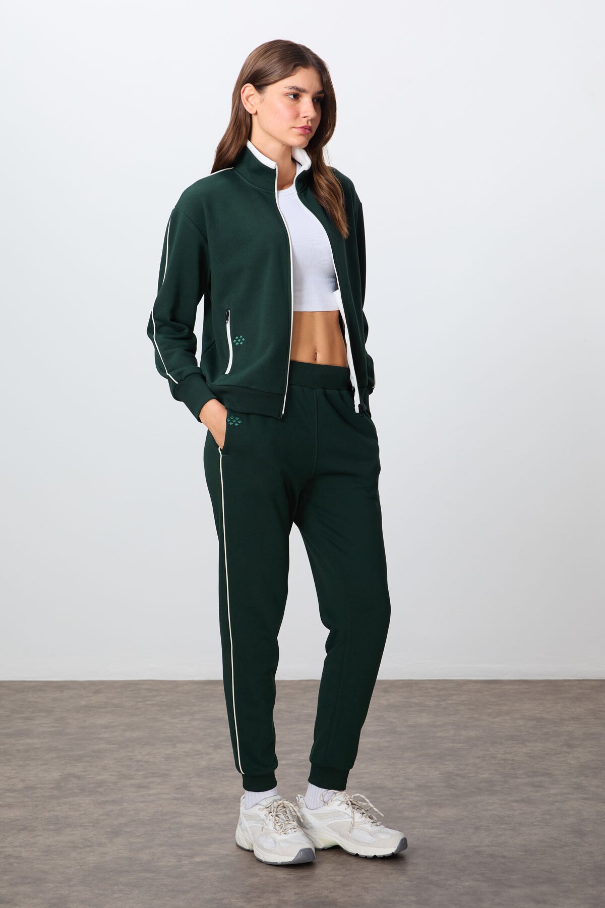 Forest Green Compact Cotton Thick Smooth Textured Stand Collar Oversize Fit Women's Tracksuit Set - 95340