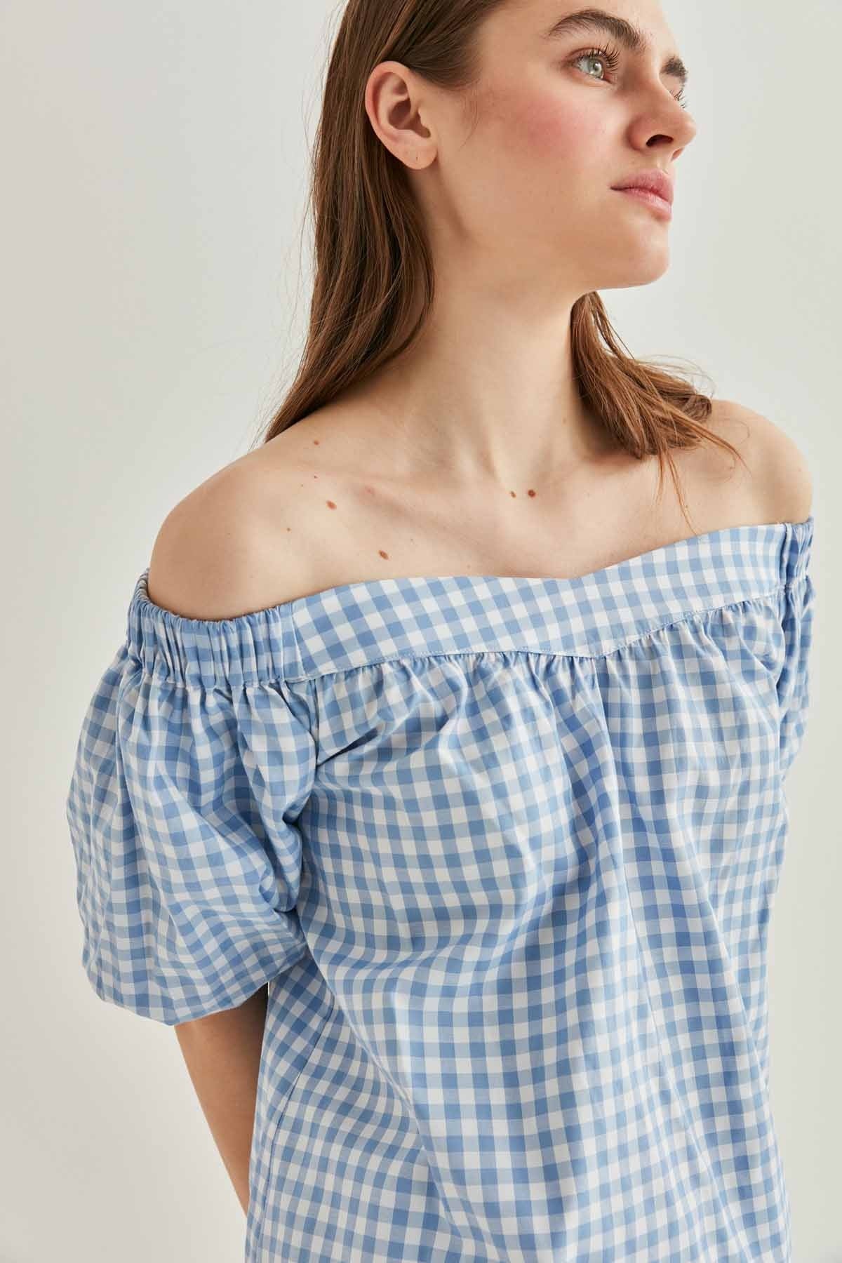 CARMEN COLLAR BACK-LACED BLOUSE