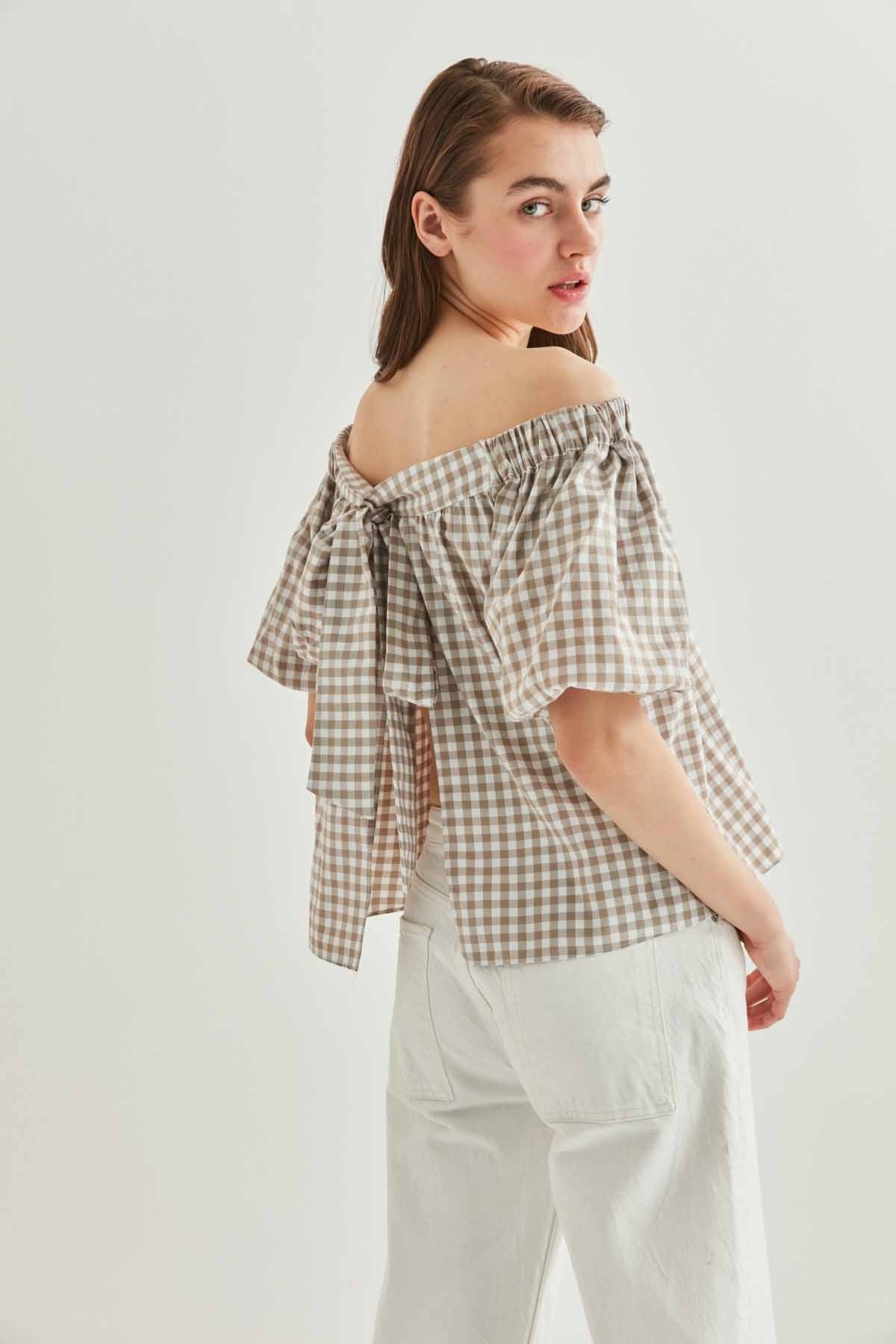 CARMEN COLLAR BACK-LACED BLOUSE