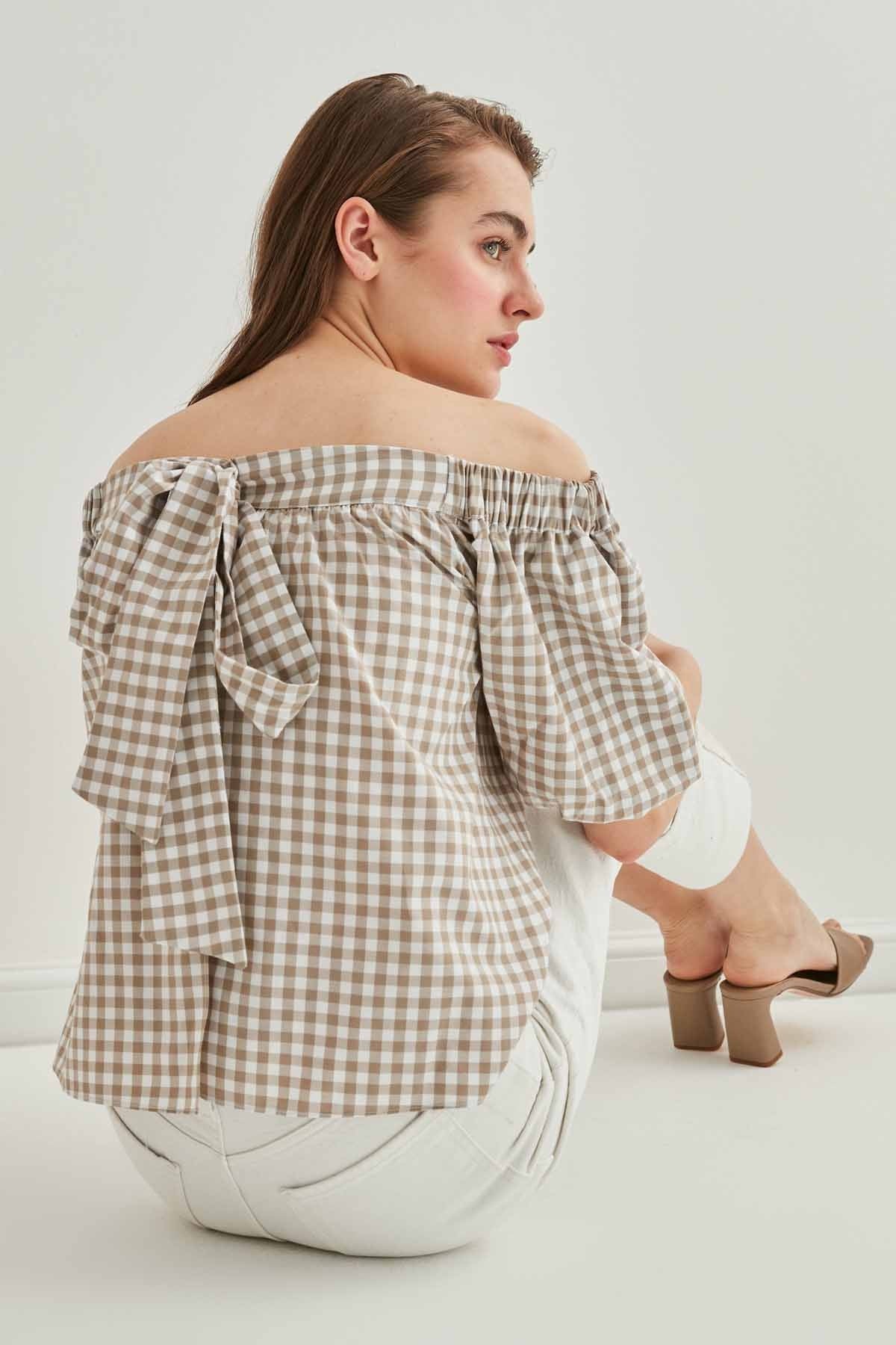 CARMEN COLLAR BACK-LACED BLOUSE