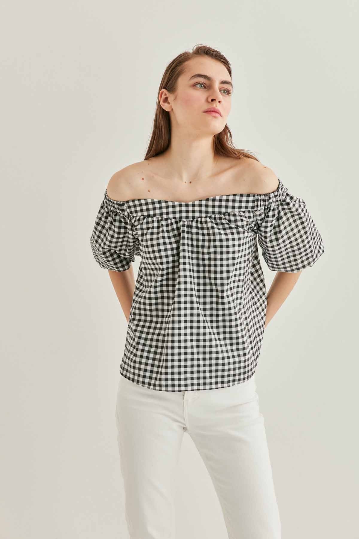 CARMEN COLLAR BACK-LACED BLOUSE