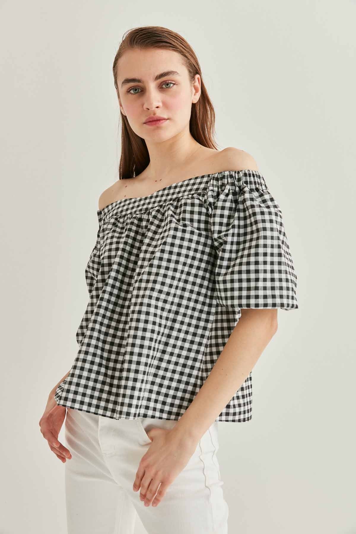 CARMEN COLLAR BACK-LACED BLOUSE