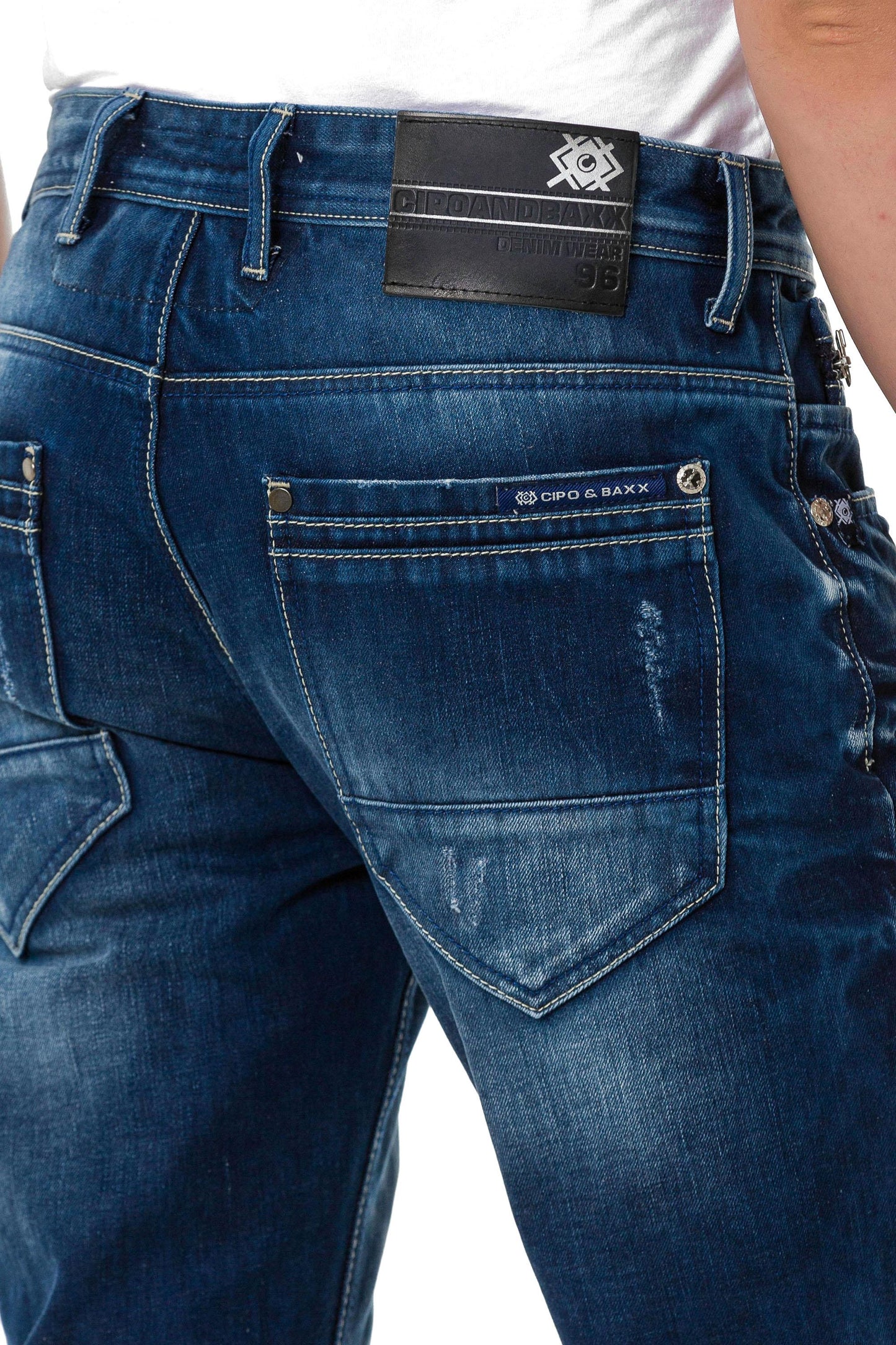 CD838