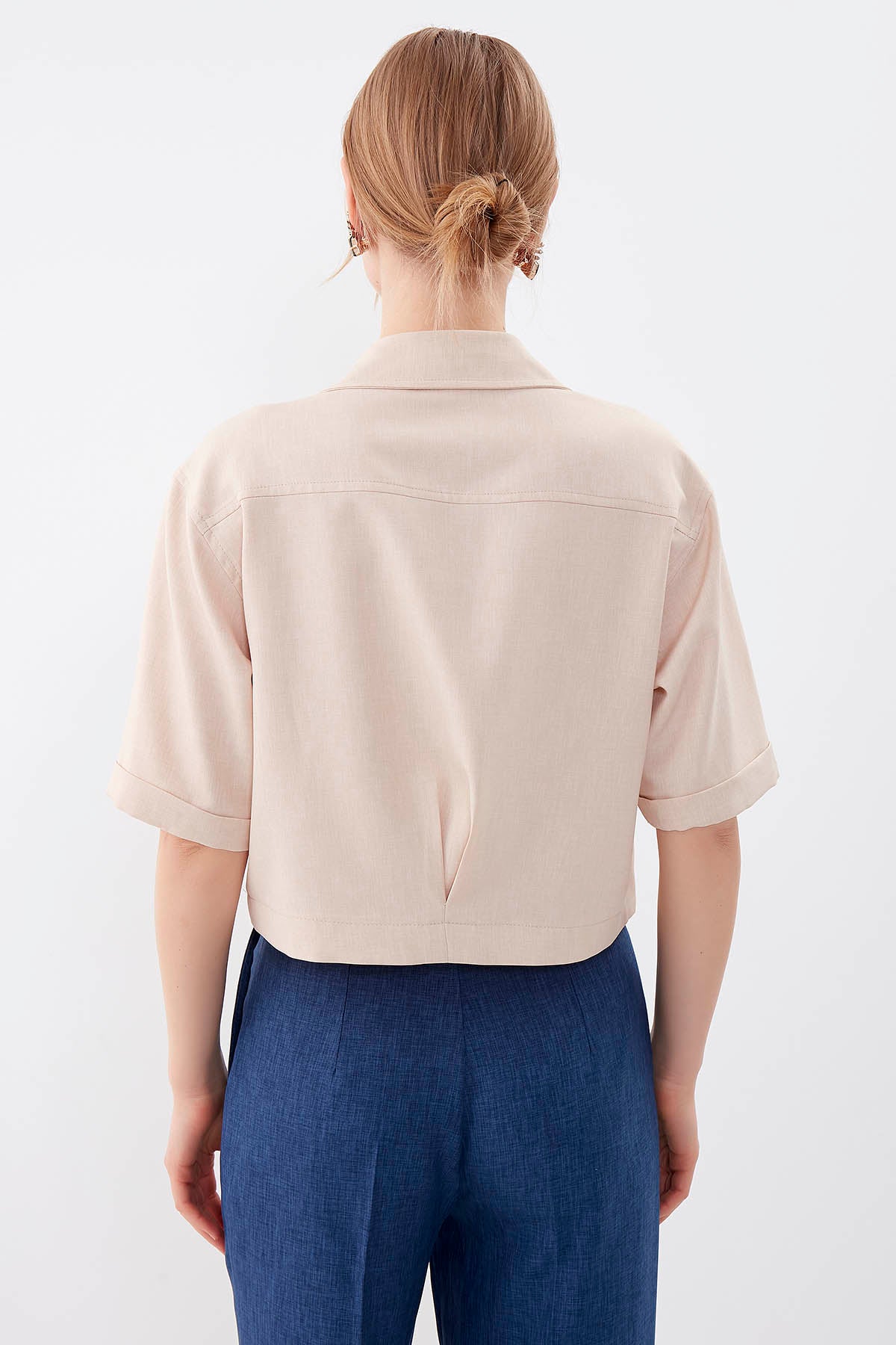 COMPACT SLEEVE CROP SHIRT