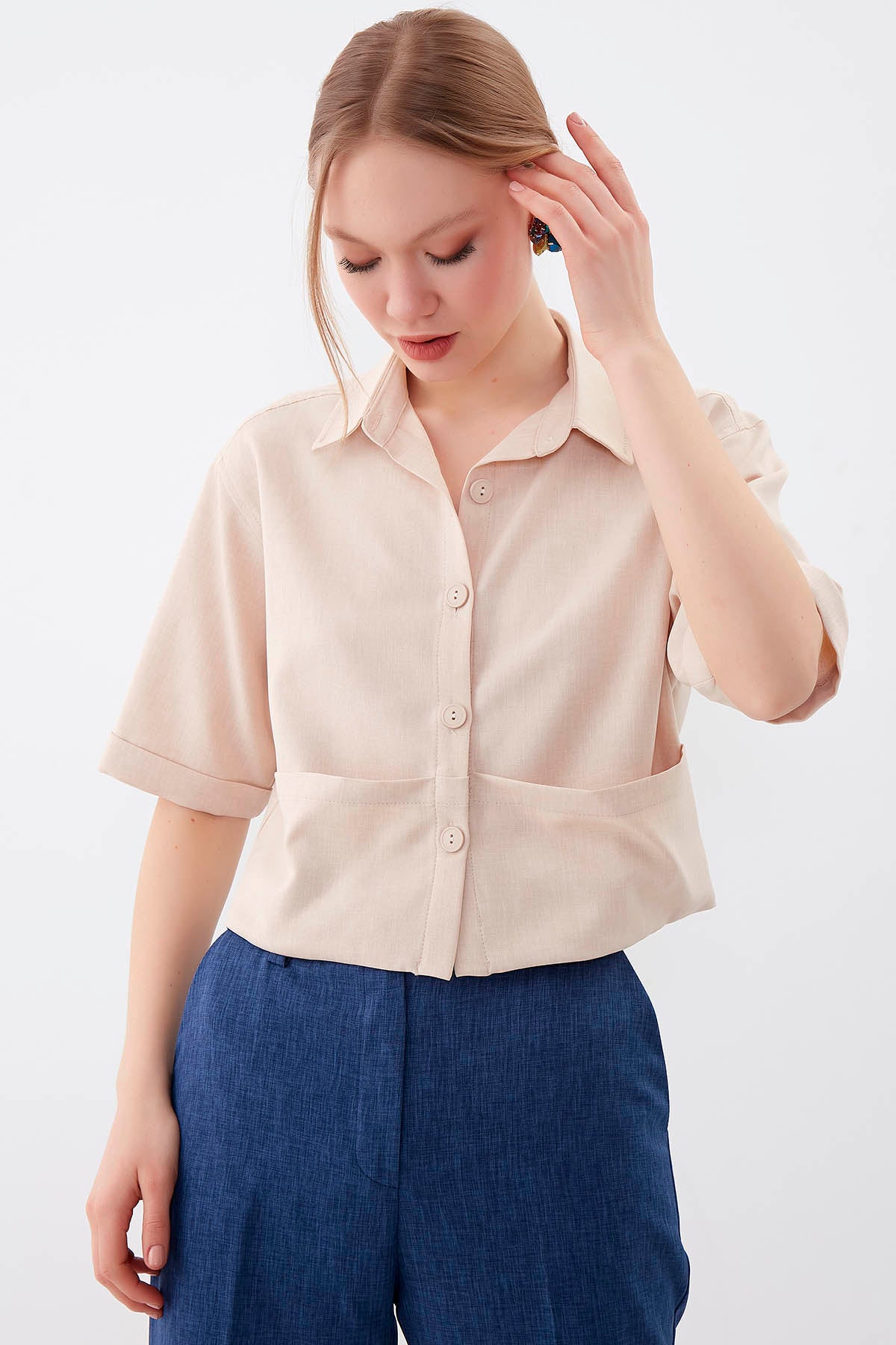 COMPACT SLEEVE CROP SHIRT