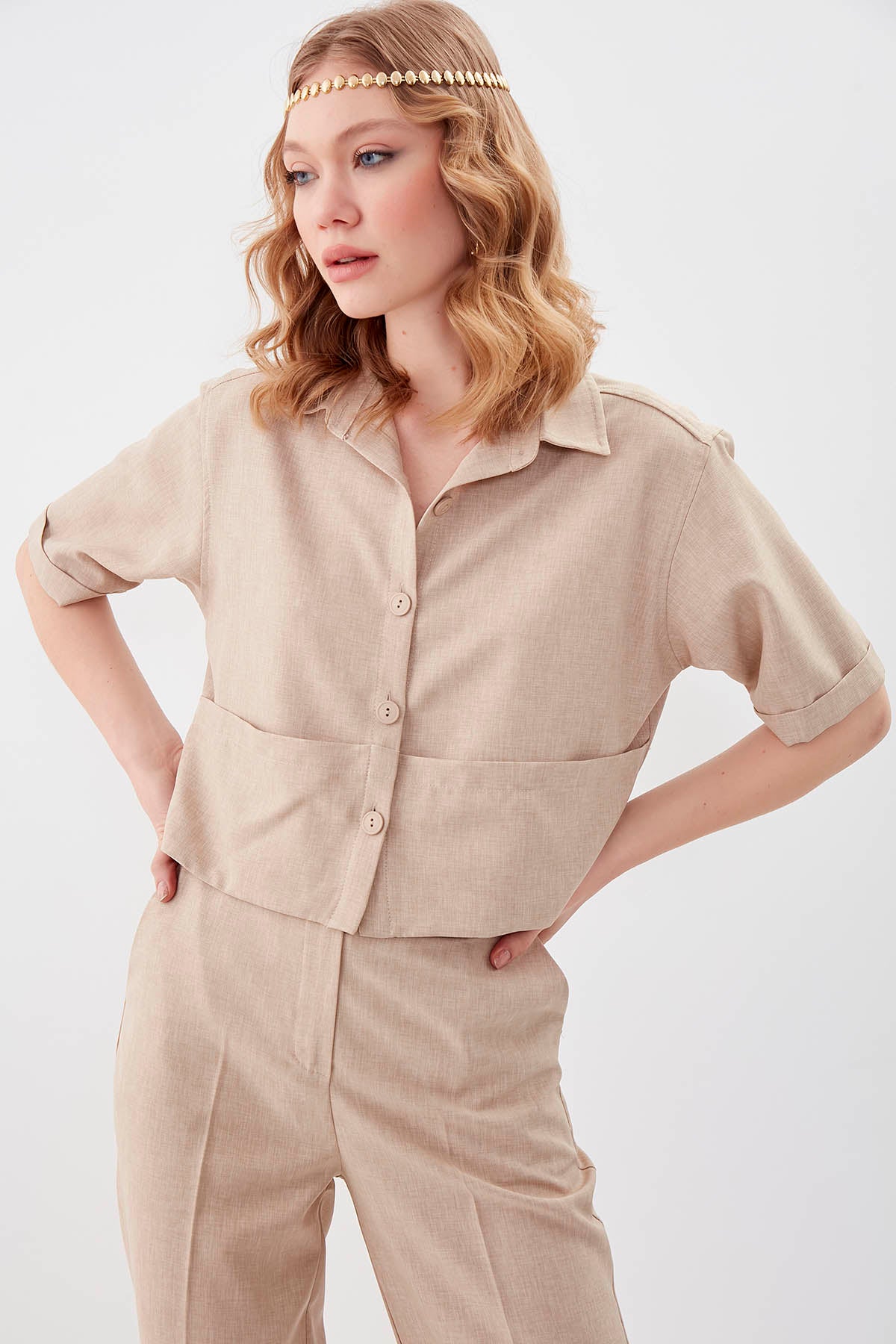 COMPACT SLEEVE CROP SHIRT