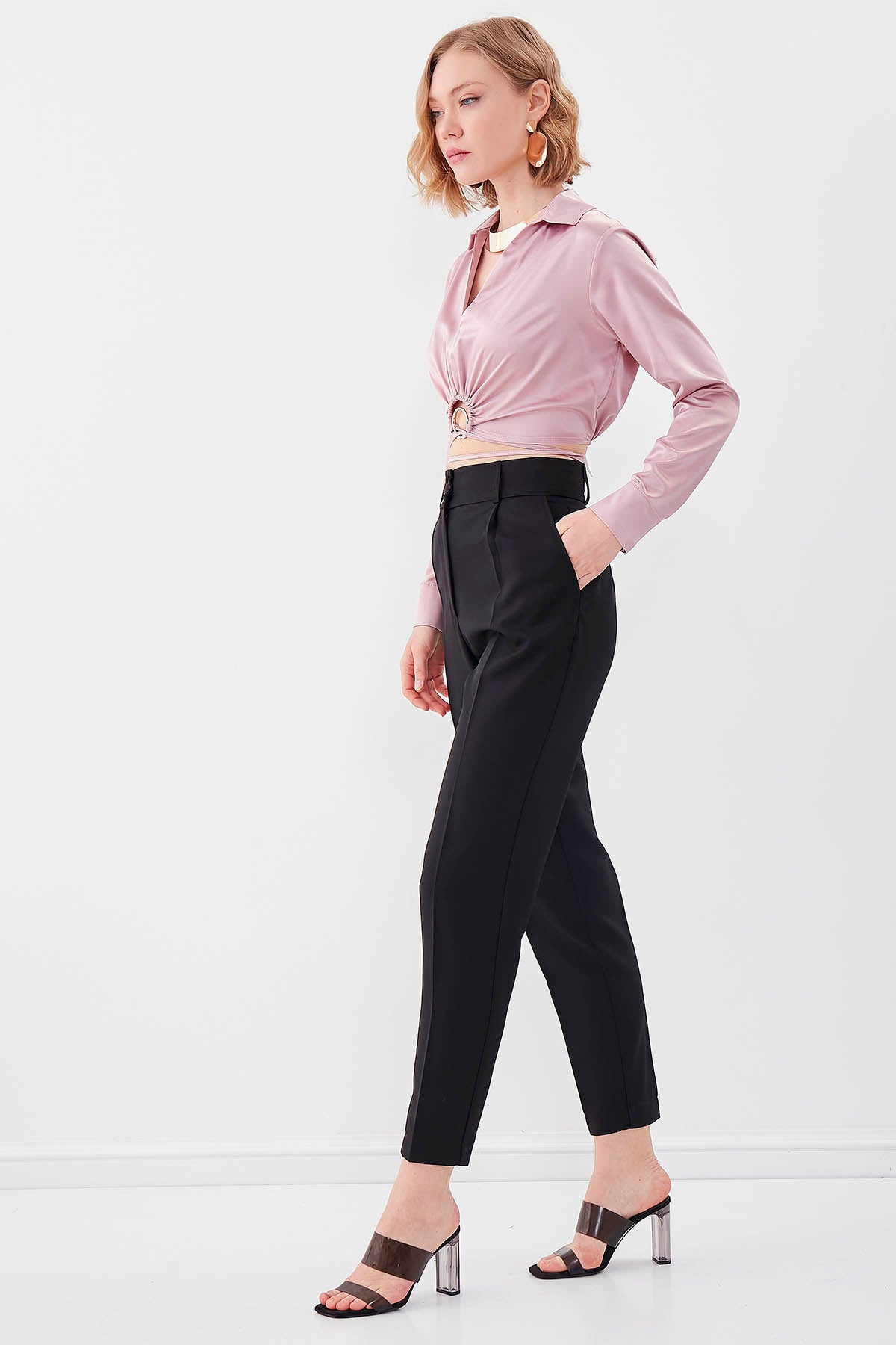 DOUBLE-BUTTON CROP TROUSERS