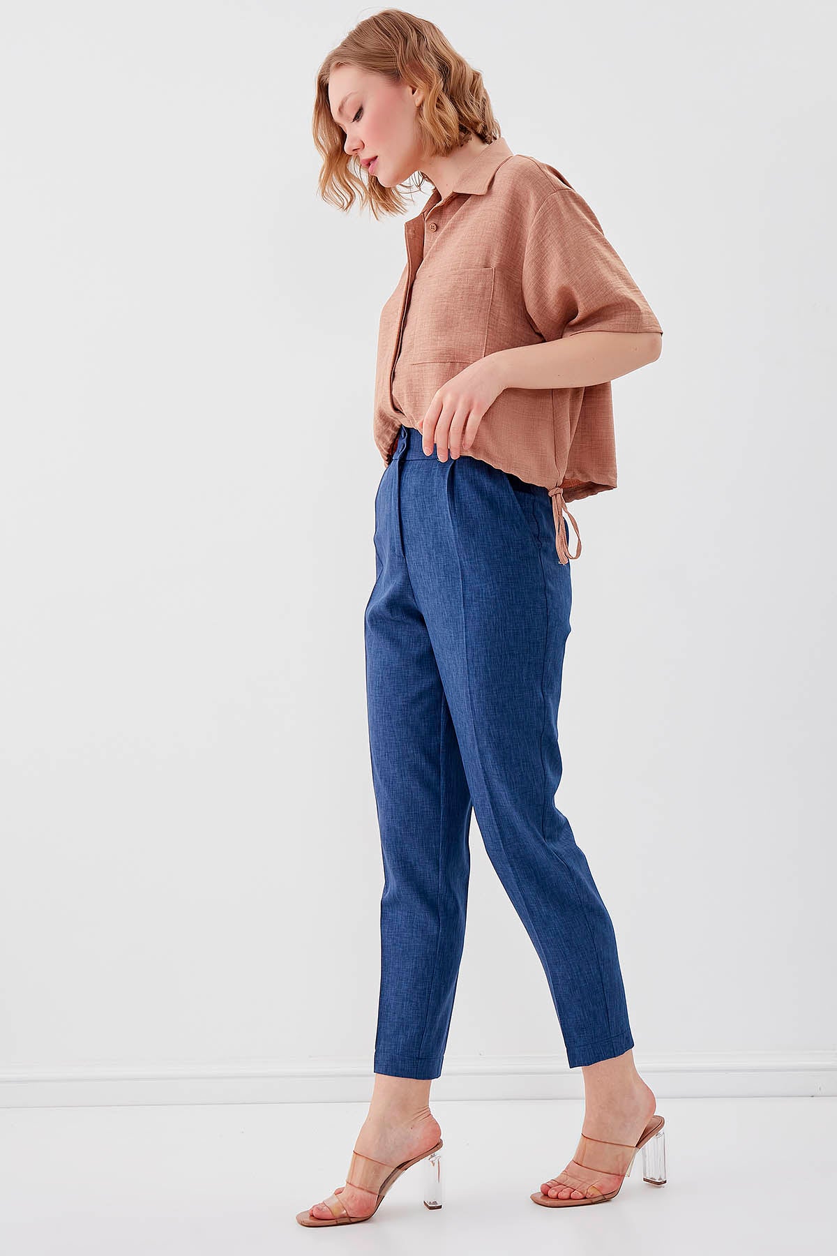 DOUBLE-BUTTON CROP TROUSERS