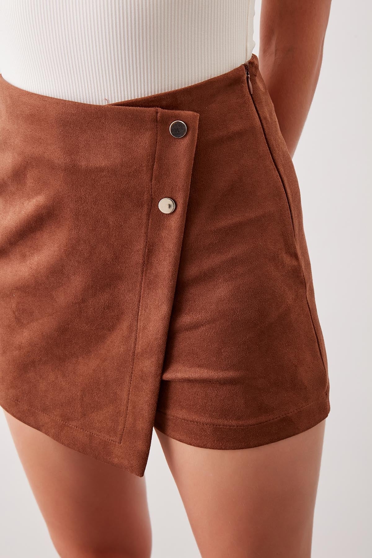 STUDS DETAILED ARTIFICIAL SUITE SHORTS SKIRT