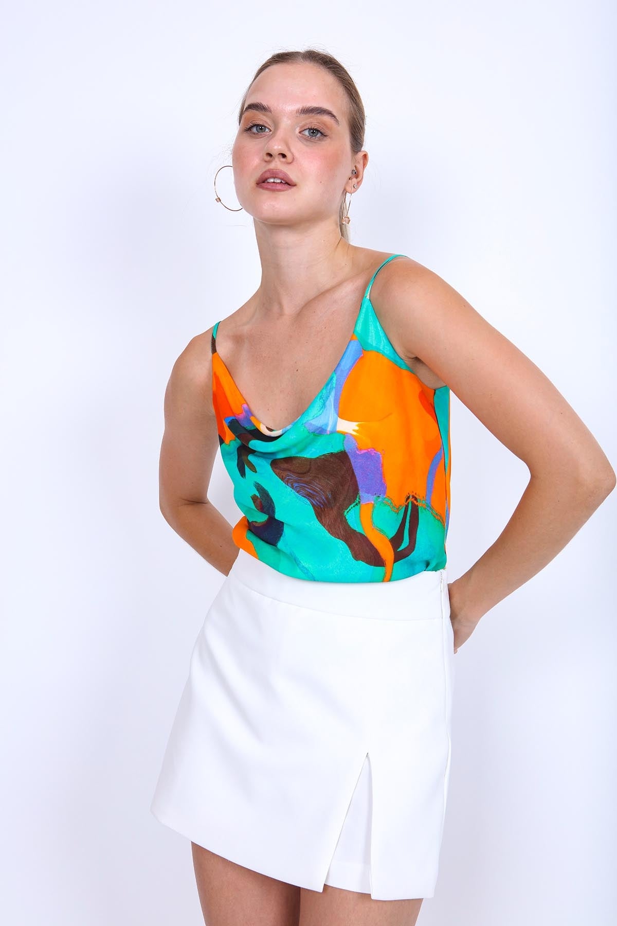 DEGAJE COLLAR PATTERNED STRING STRAP BLOUSE