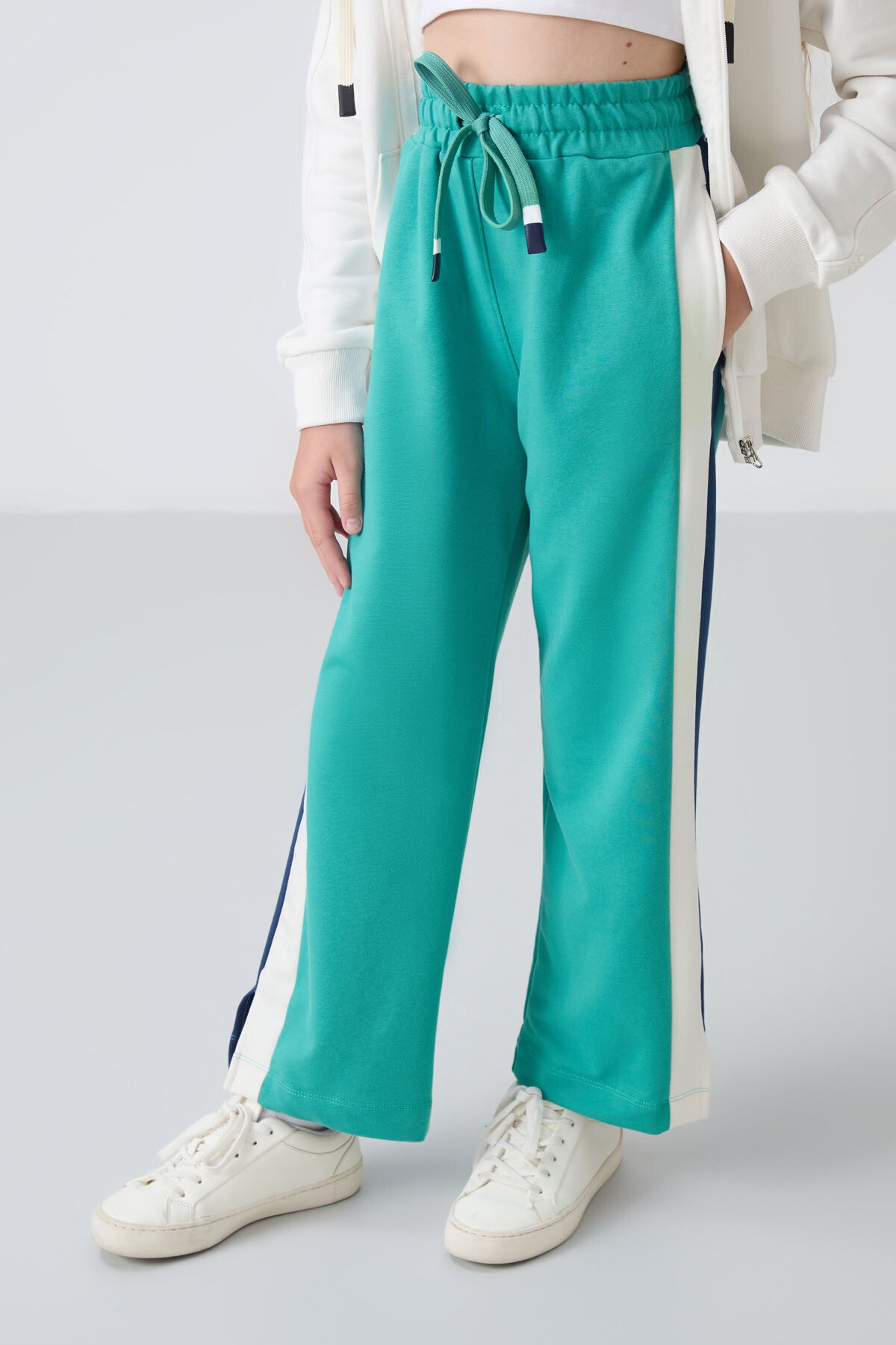 Slit Detailed Pocket Wide Leg Girls' Tracksuit Bottom - 75141