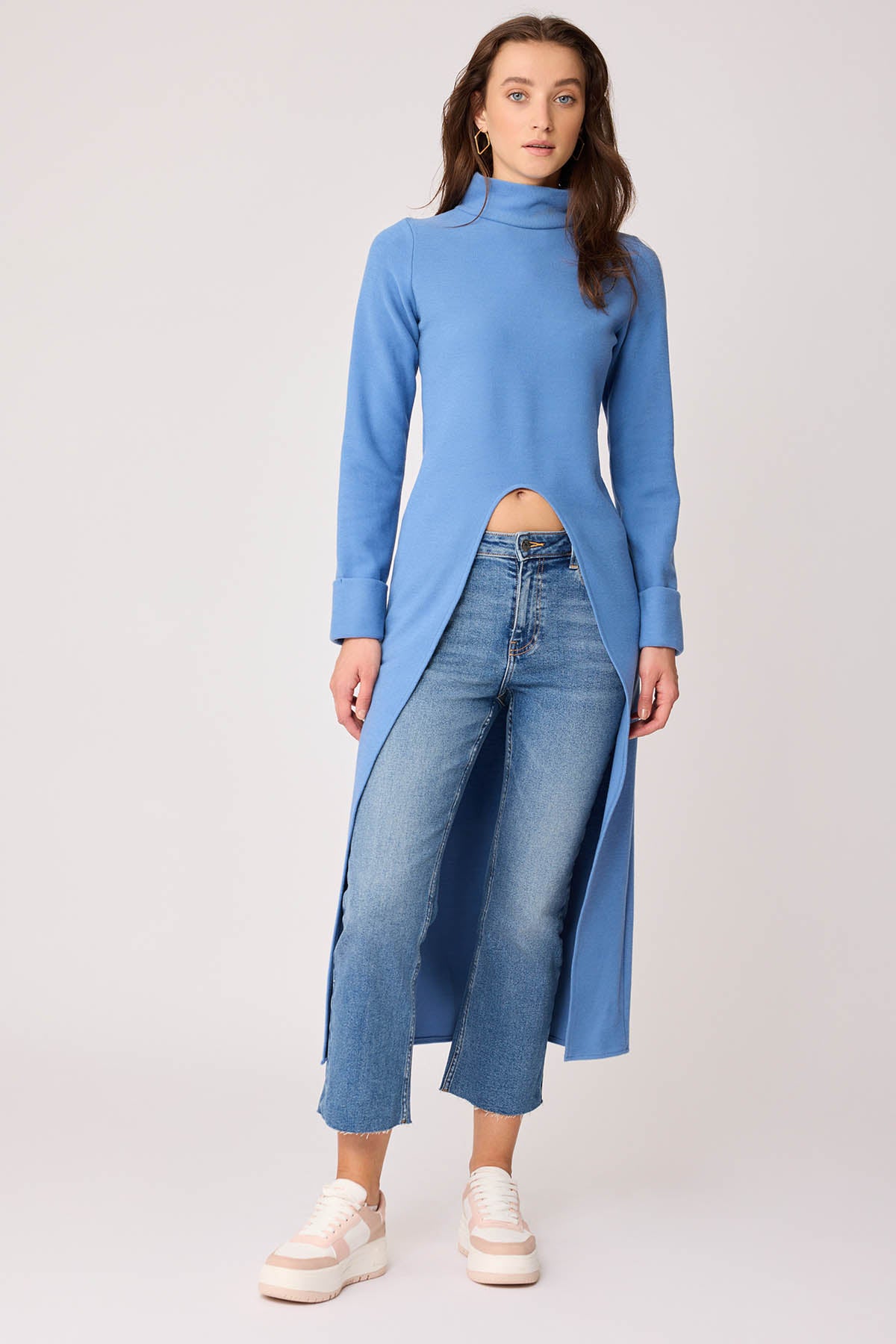 DEEP-SPLIT KNITTED BLOUSE