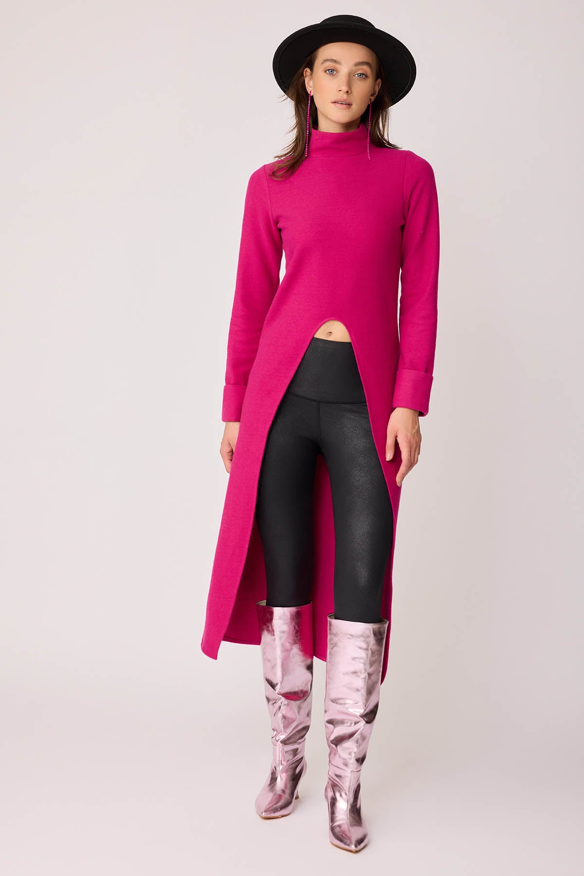DEEP-SPLIT KNITTED BLOUSE