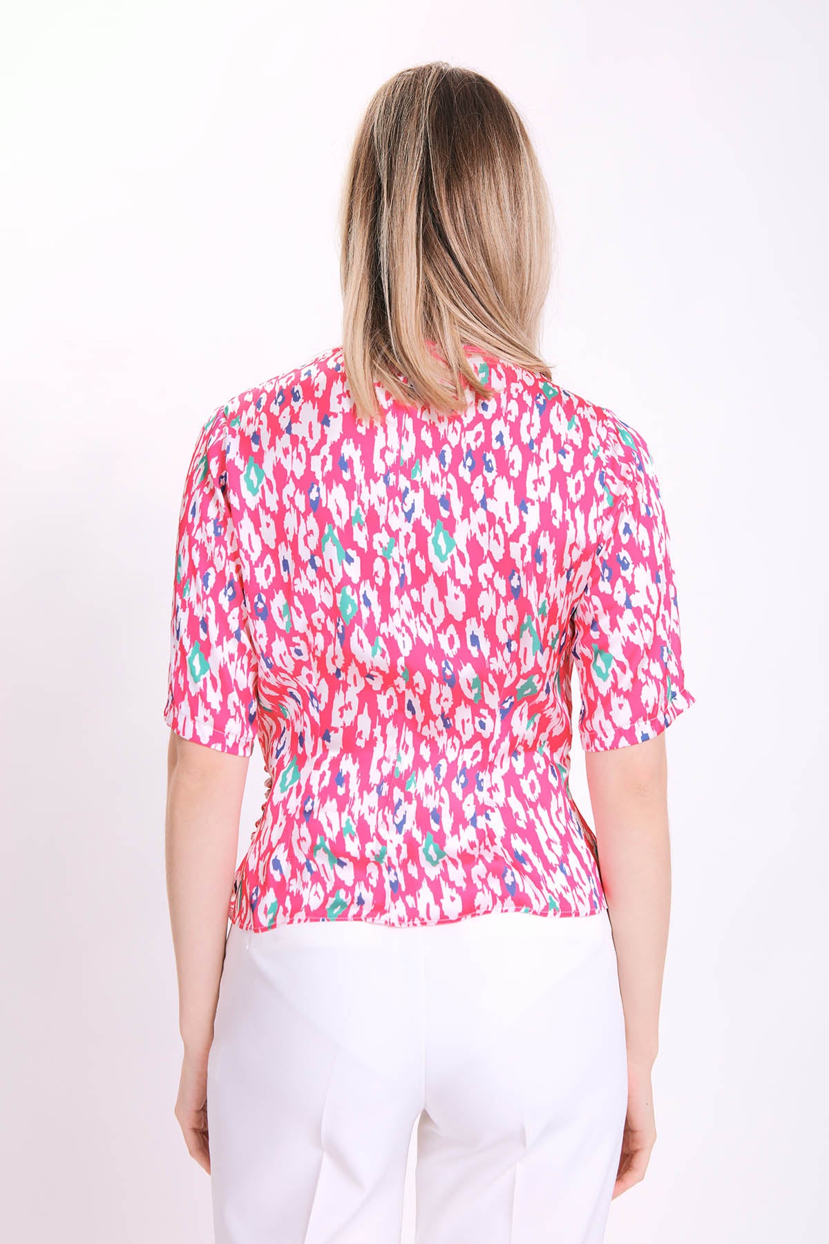 ASTRACT PATTERNED ENVELOPE SHORT SLEEVE BLOUSE