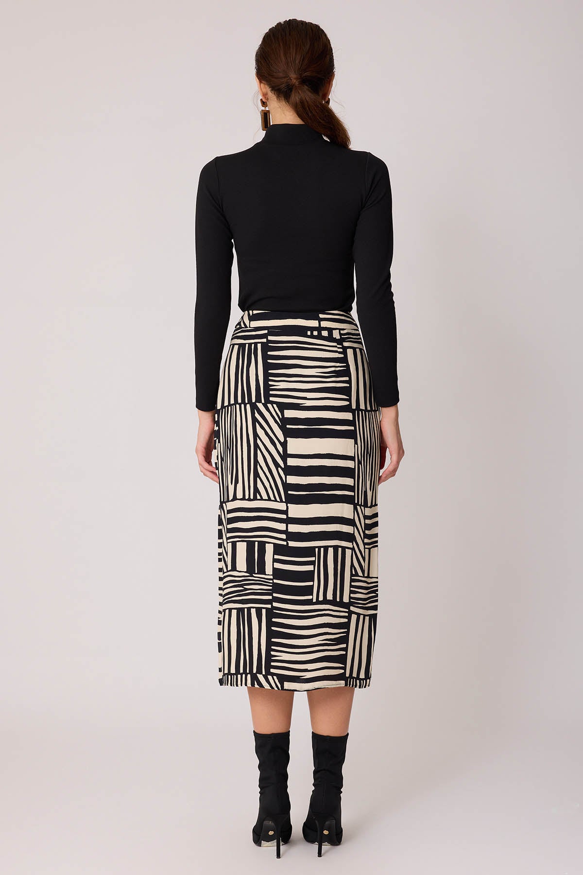 ELEGANT PATTERNED FRONT-BUTTON SKIRT