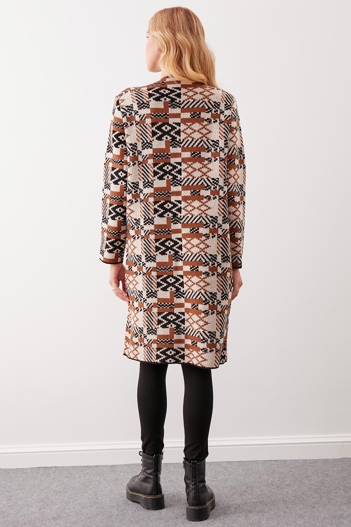 LONG KNITTED CARDIGAN WITH ABSTRACT PATTERN
