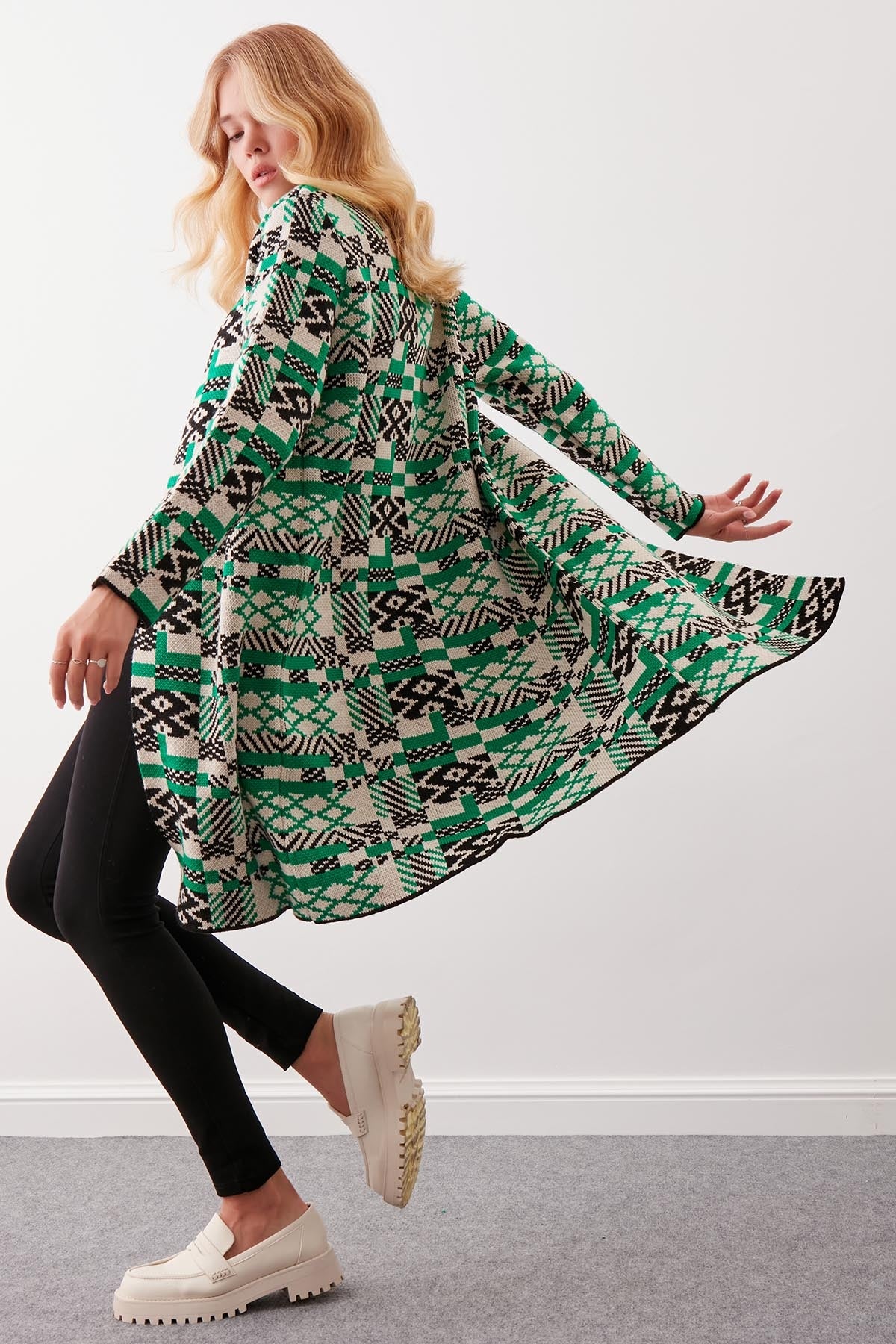 LONG KNITTED CARDIGAN WITH ABSTRACT PATTERN