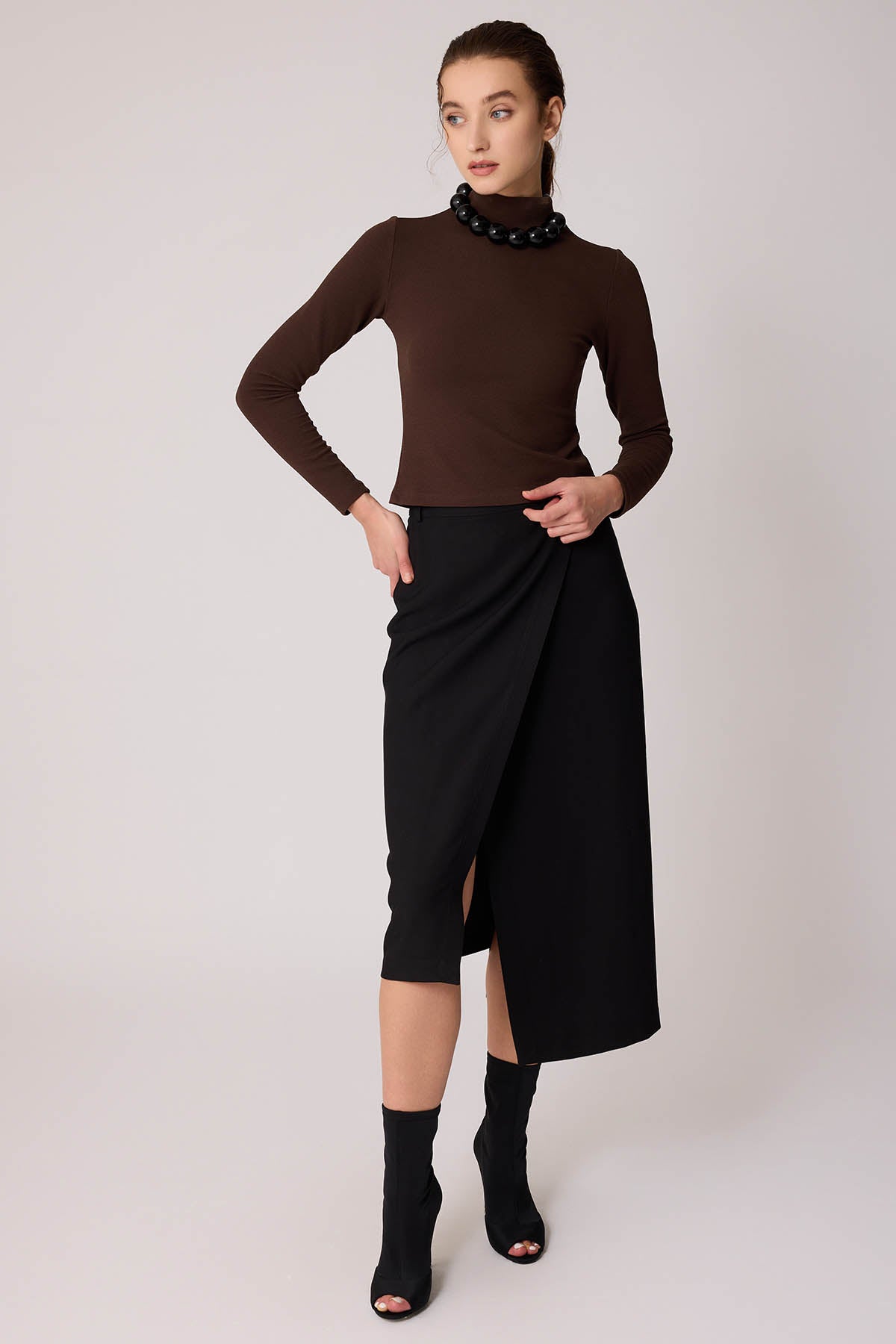 TURTLENECK CROP BLOUSE