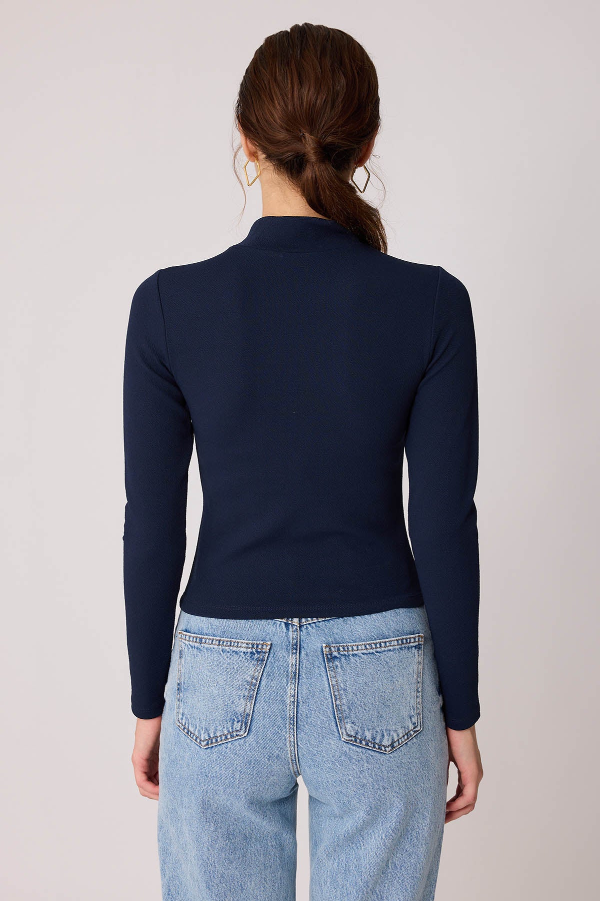 TURTLENECK CROP BLOUSE
