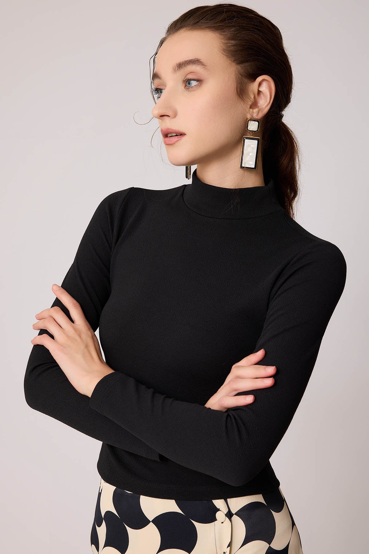 TURTLENECK CROP BLOUSE
