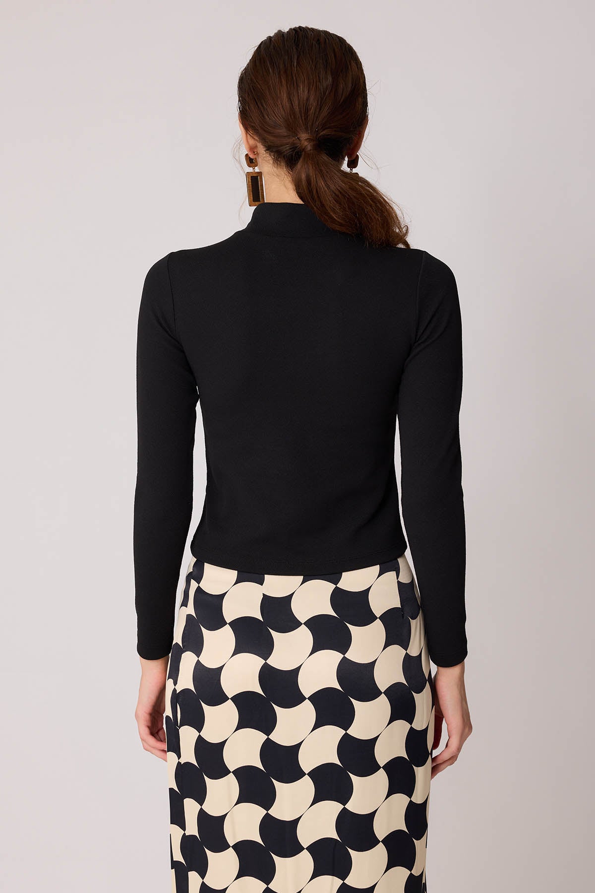 TURTLENECK CROP BLOUSE