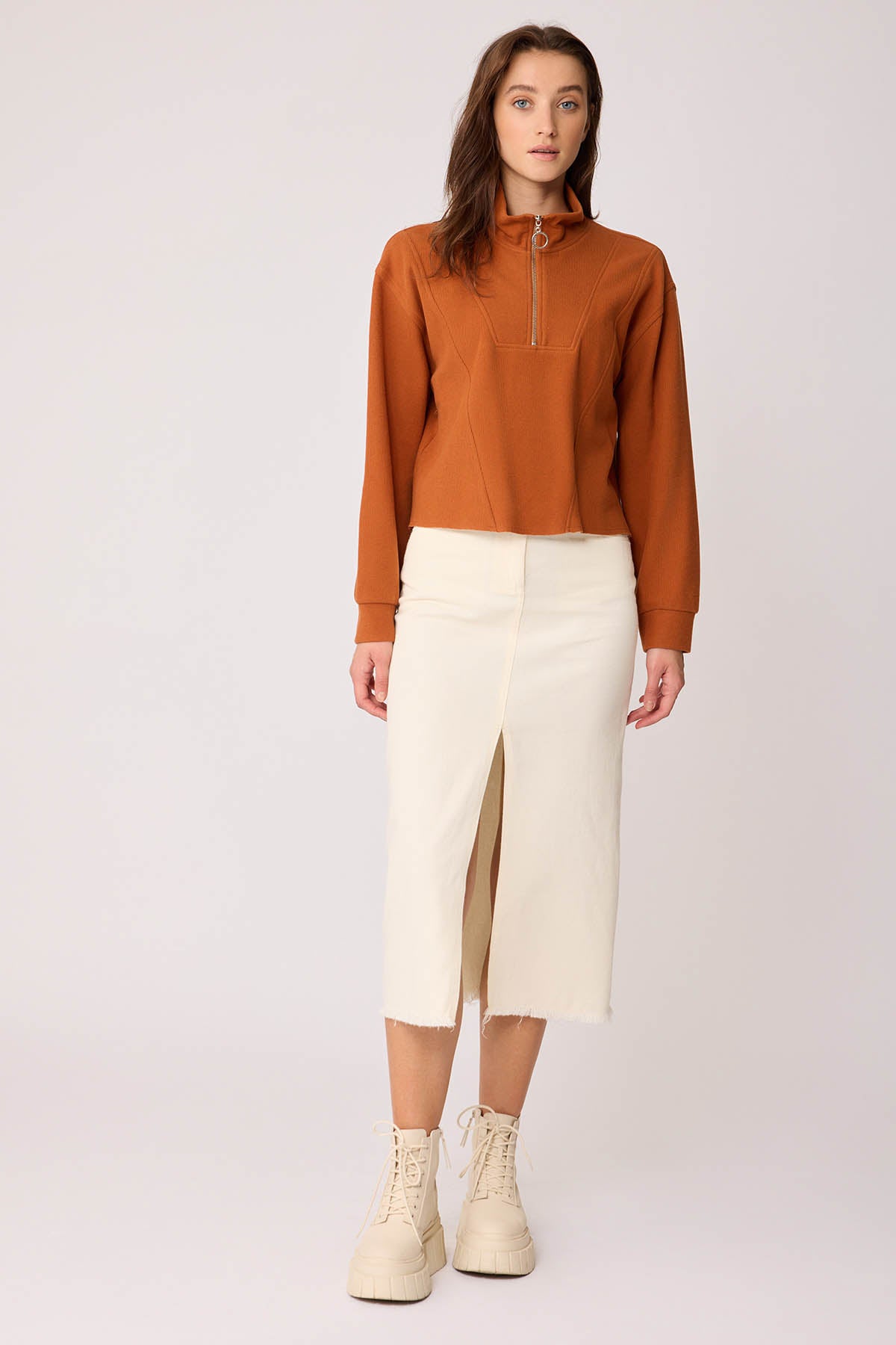 KNITTED SWEATSHIRT WITH STEEP COLLAR & ZIPPER