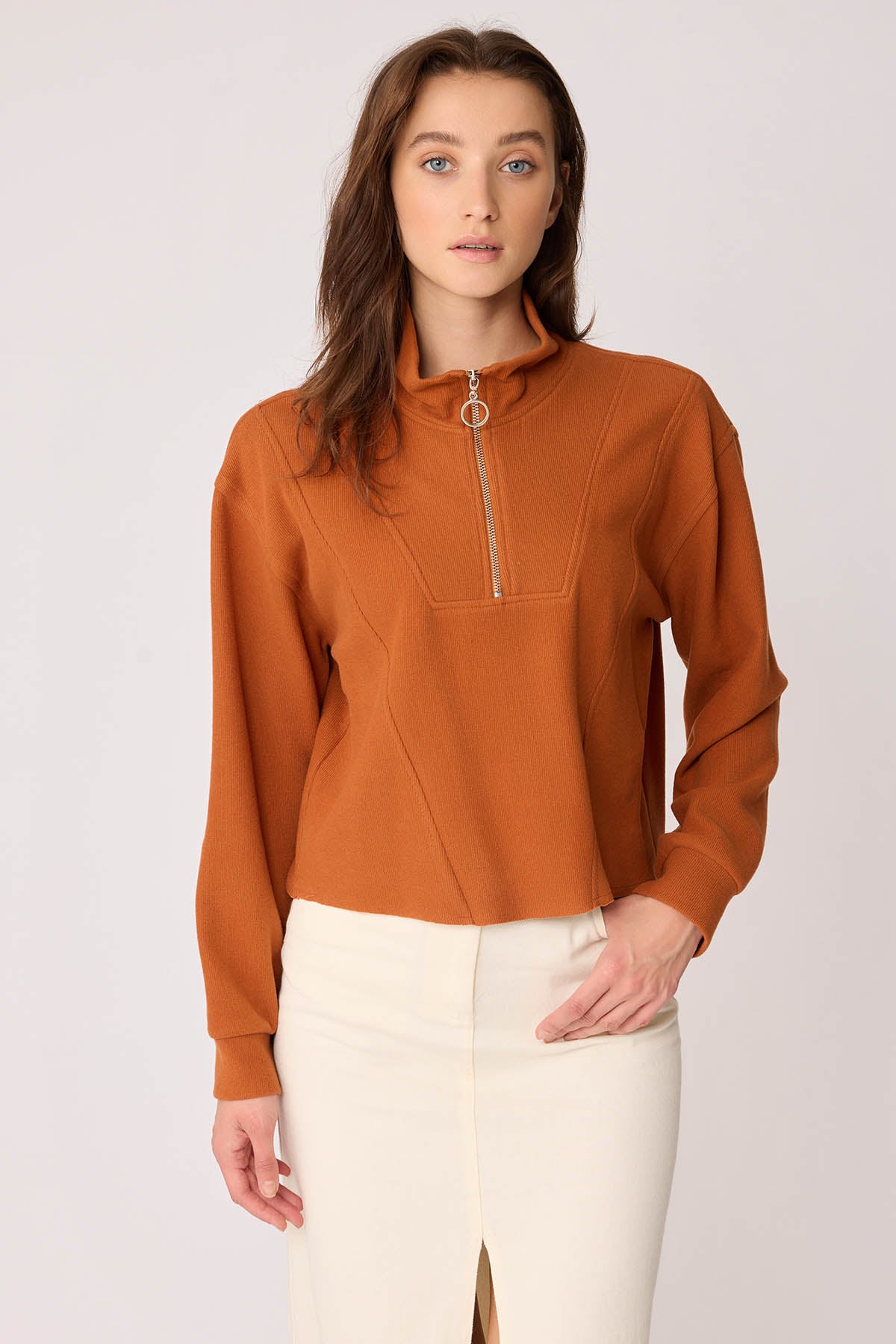 KNITTED SWEATSHIRT WITH STEEP COLLAR & ZIPPER