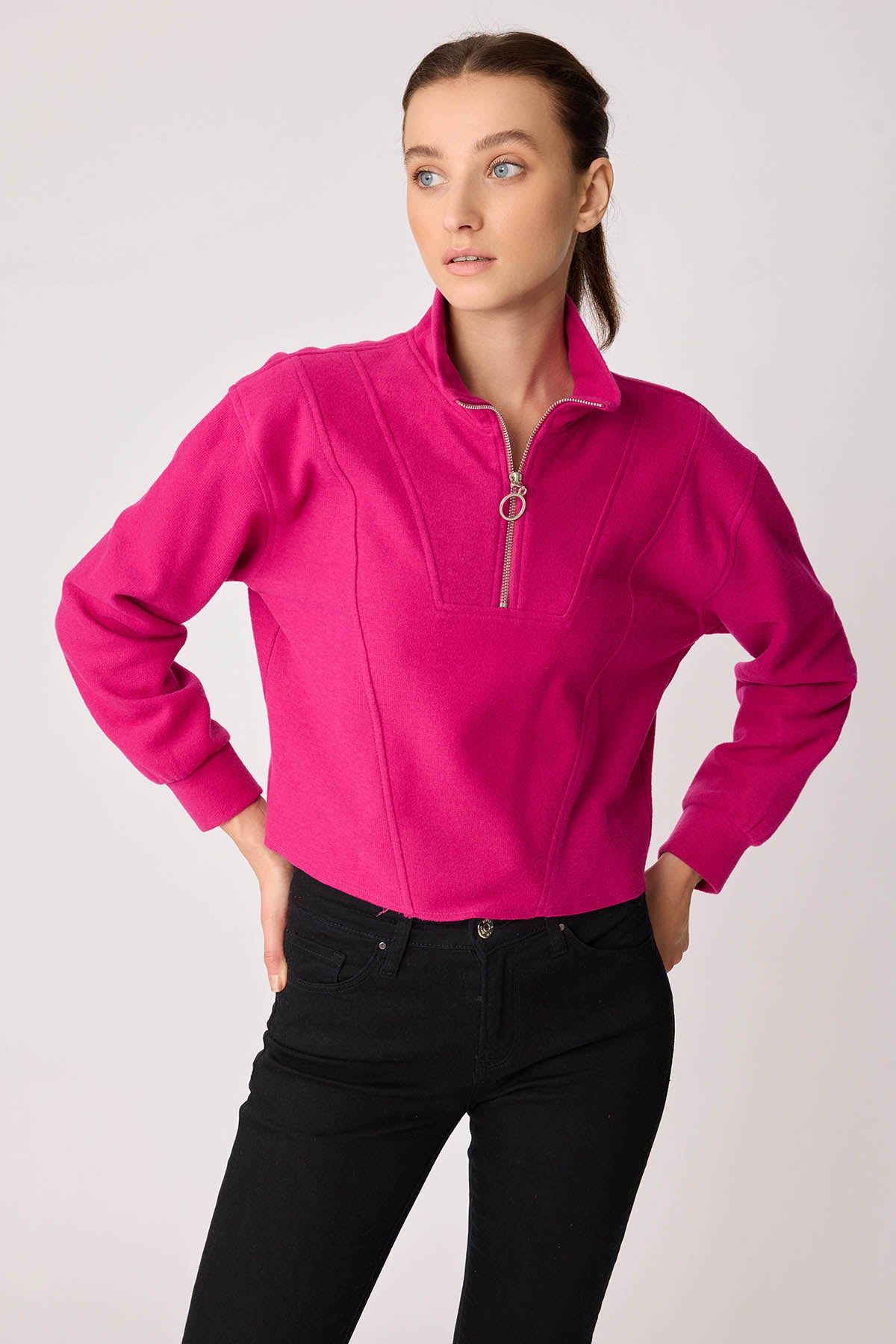 KNITTED SWEATSHIRT WITH STEEP COLLAR & ZIPPER