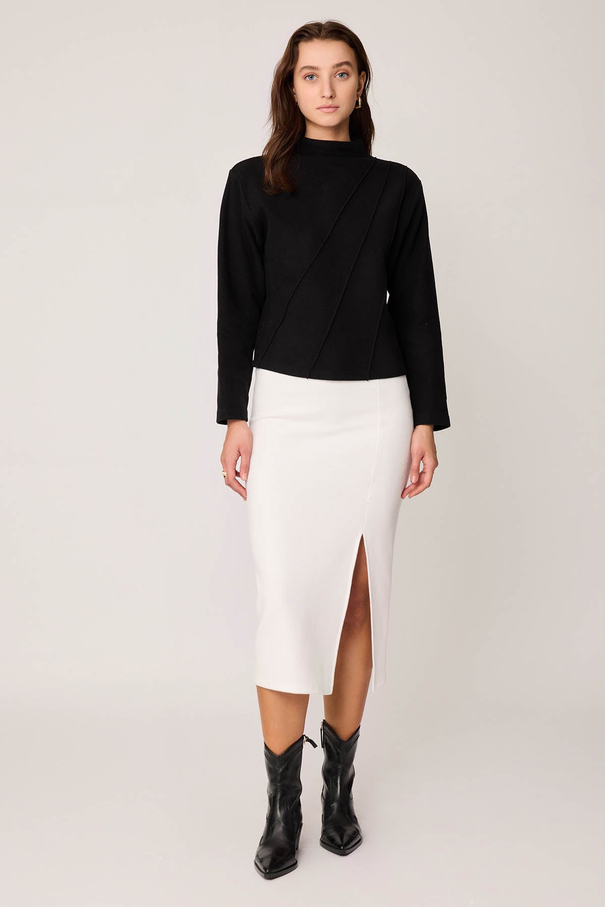 STEEP COLLAR FRONT-STITCHED BACK-ZIPPED BLOUSE
