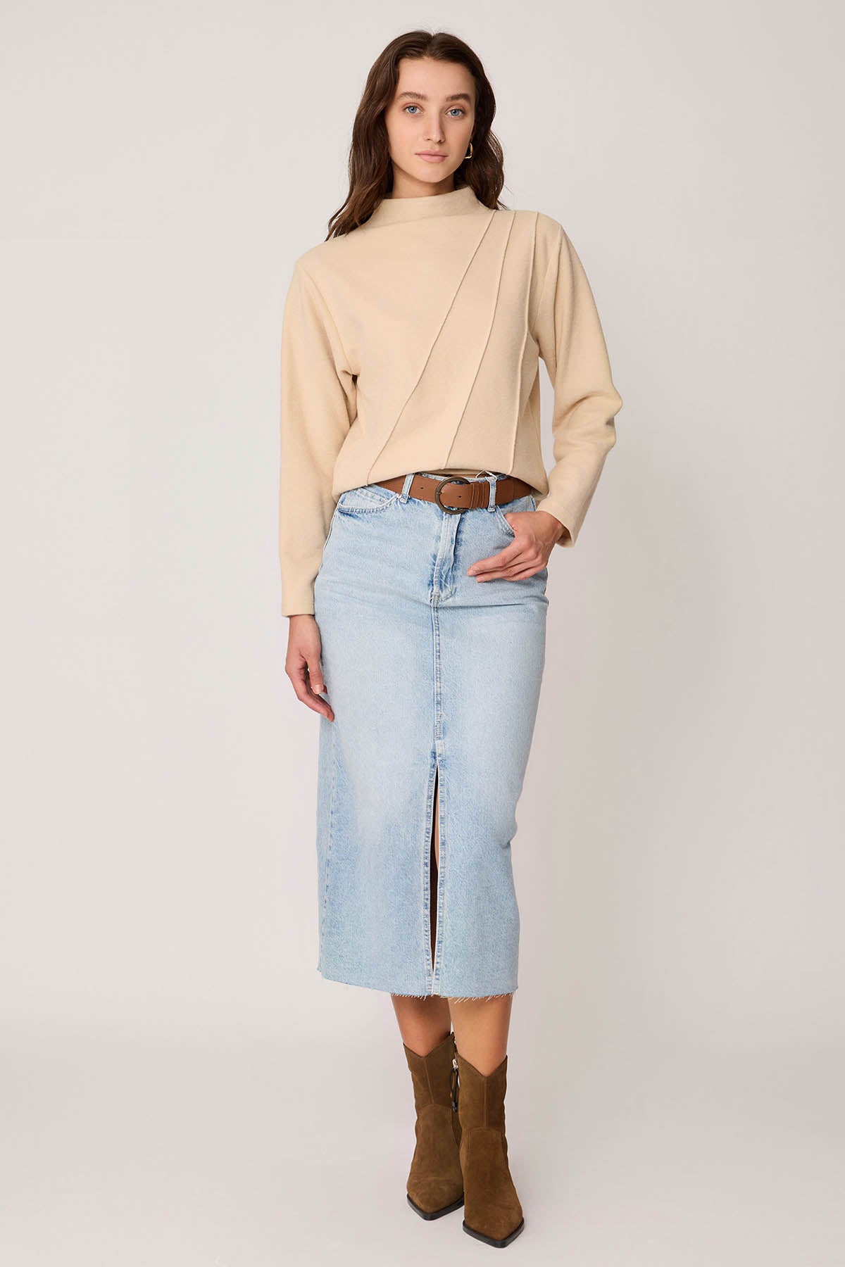 STEEP COLLAR FRONT-STITCHED BACK-ZIPPED BLOUSE