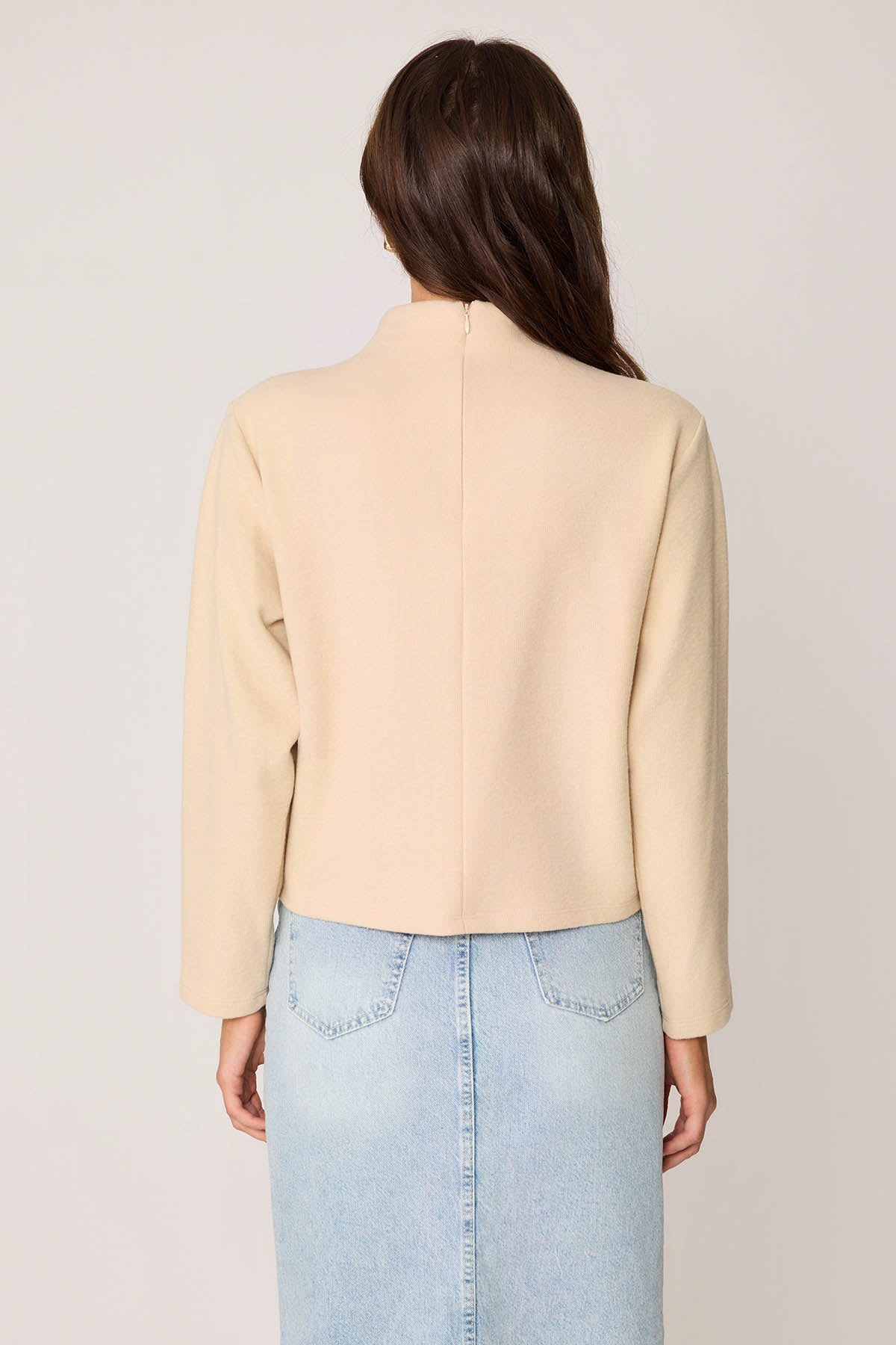 STEEP COLLAR FRONT-STITCHED BACK-ZIPPED BLOUSE