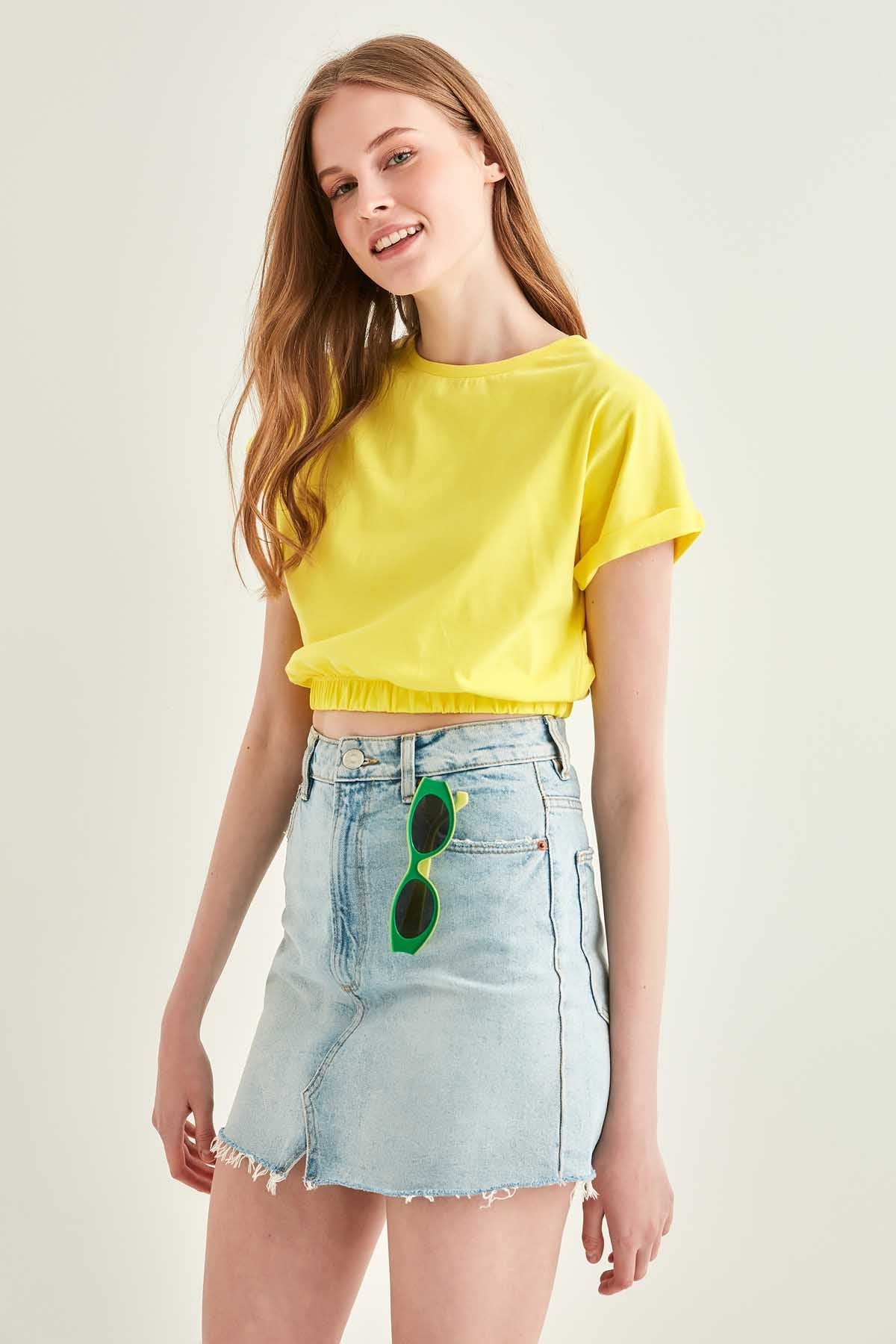 LOW SLEEVE ELASTANE WAIST TOP