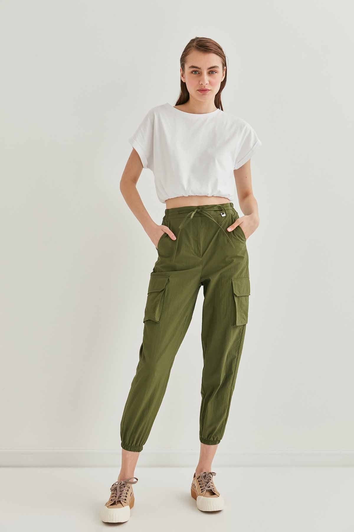 LOW SLEEVE ELASTANE WAIST TOP