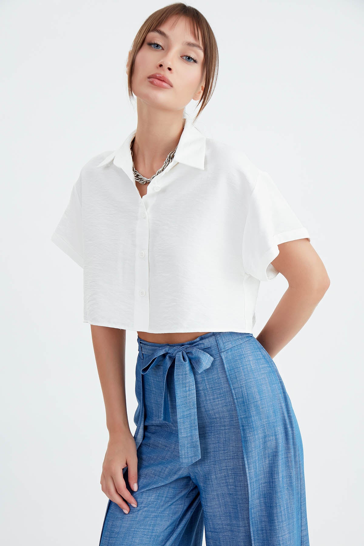 LOW SHOULDER CROP SHIRT