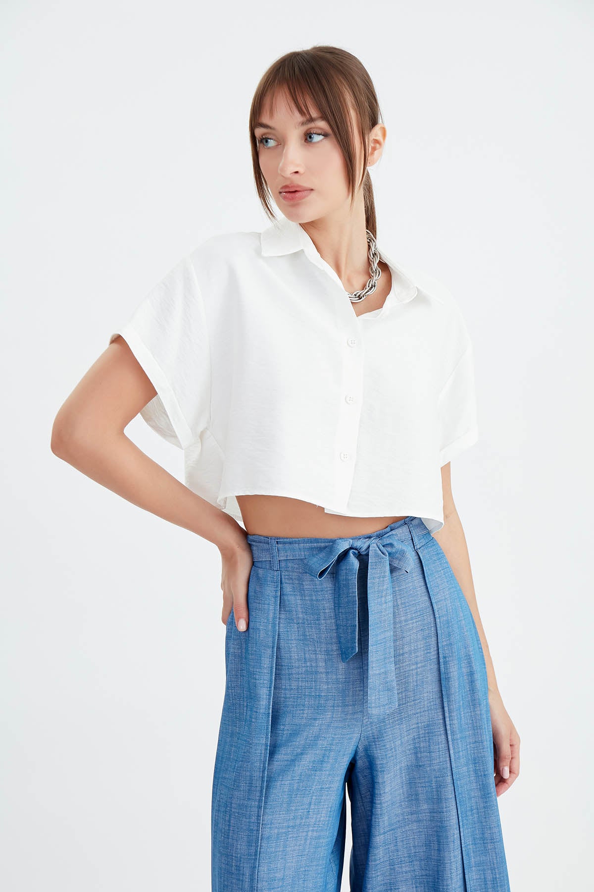 LOW SHOULDER CROP SHIRT