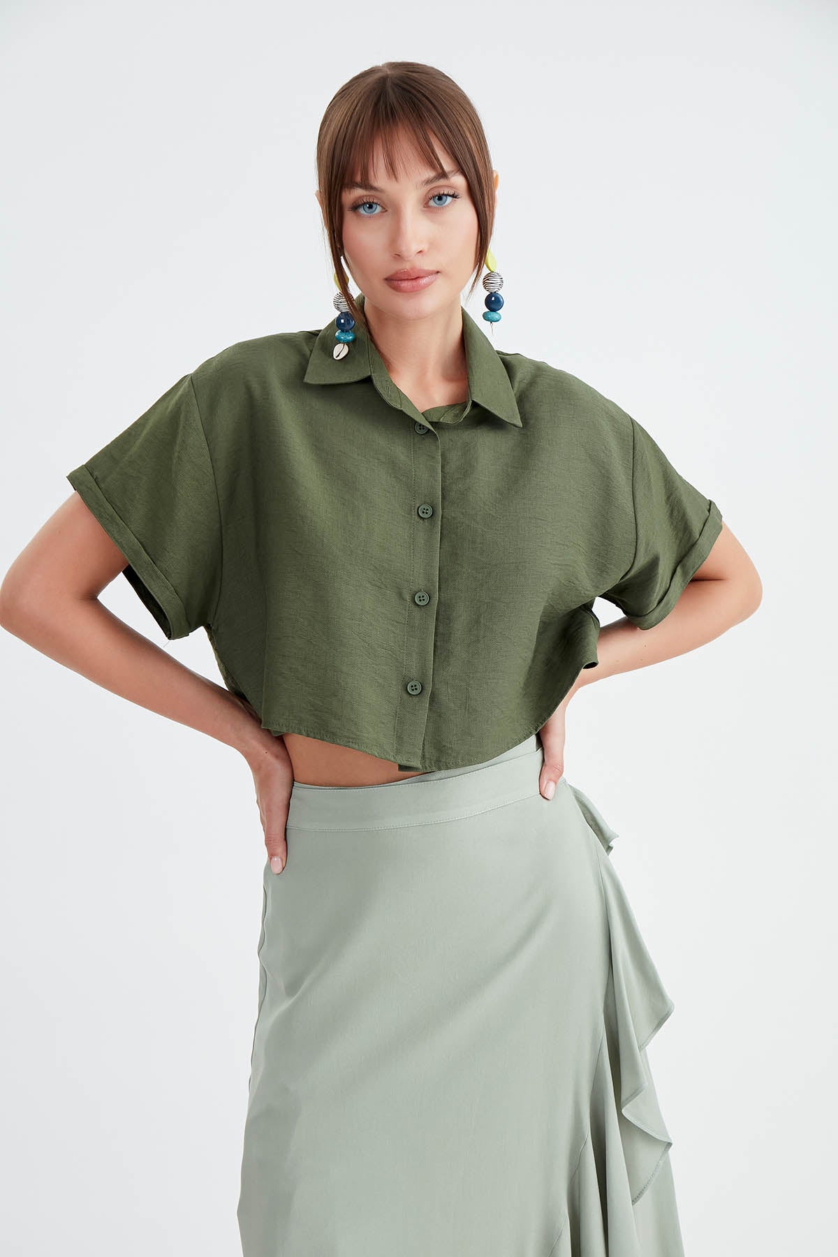 LOW SHOULDER CROP SHIRT