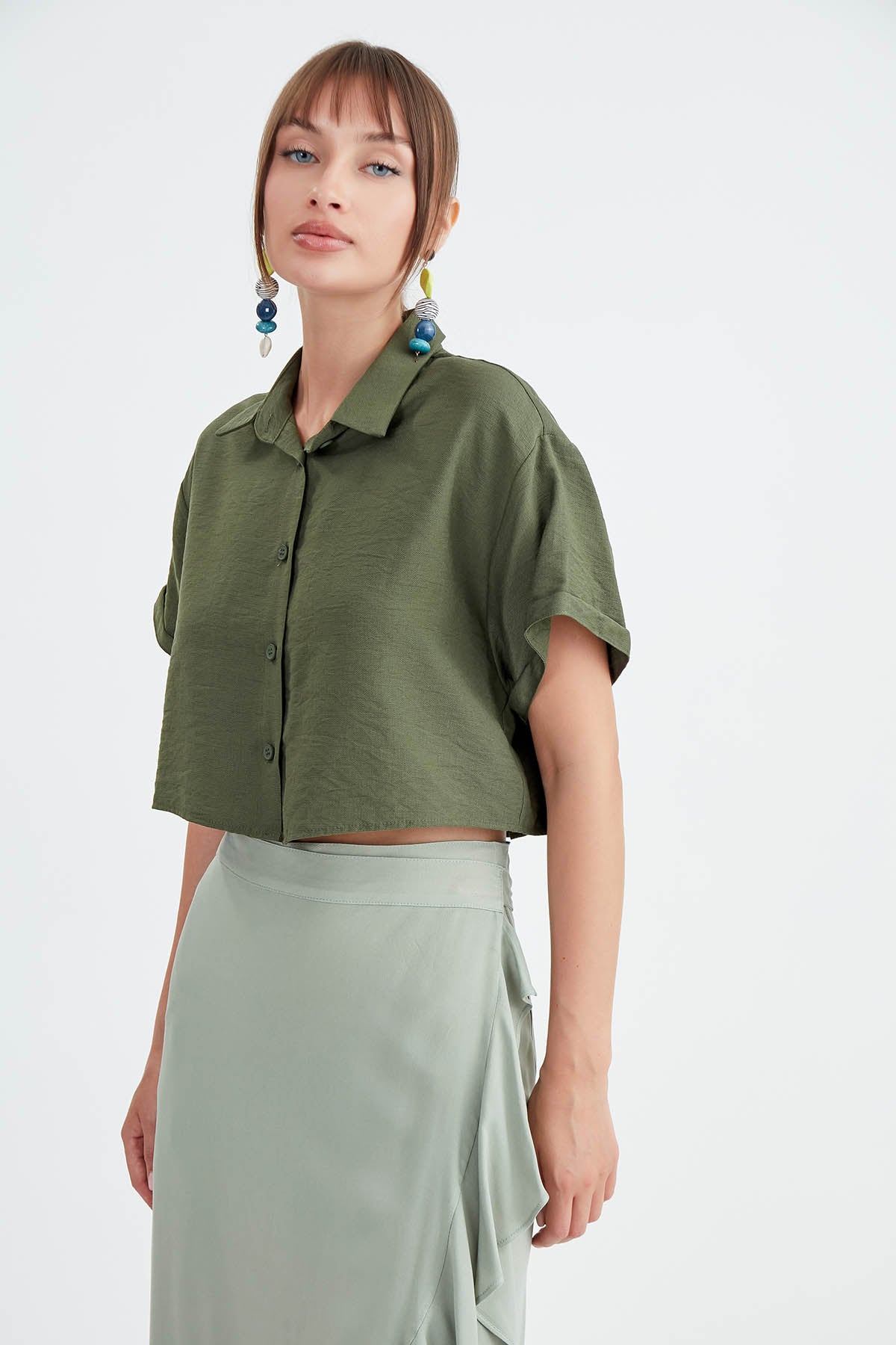 LOW SHOULDER CROP SHIRT