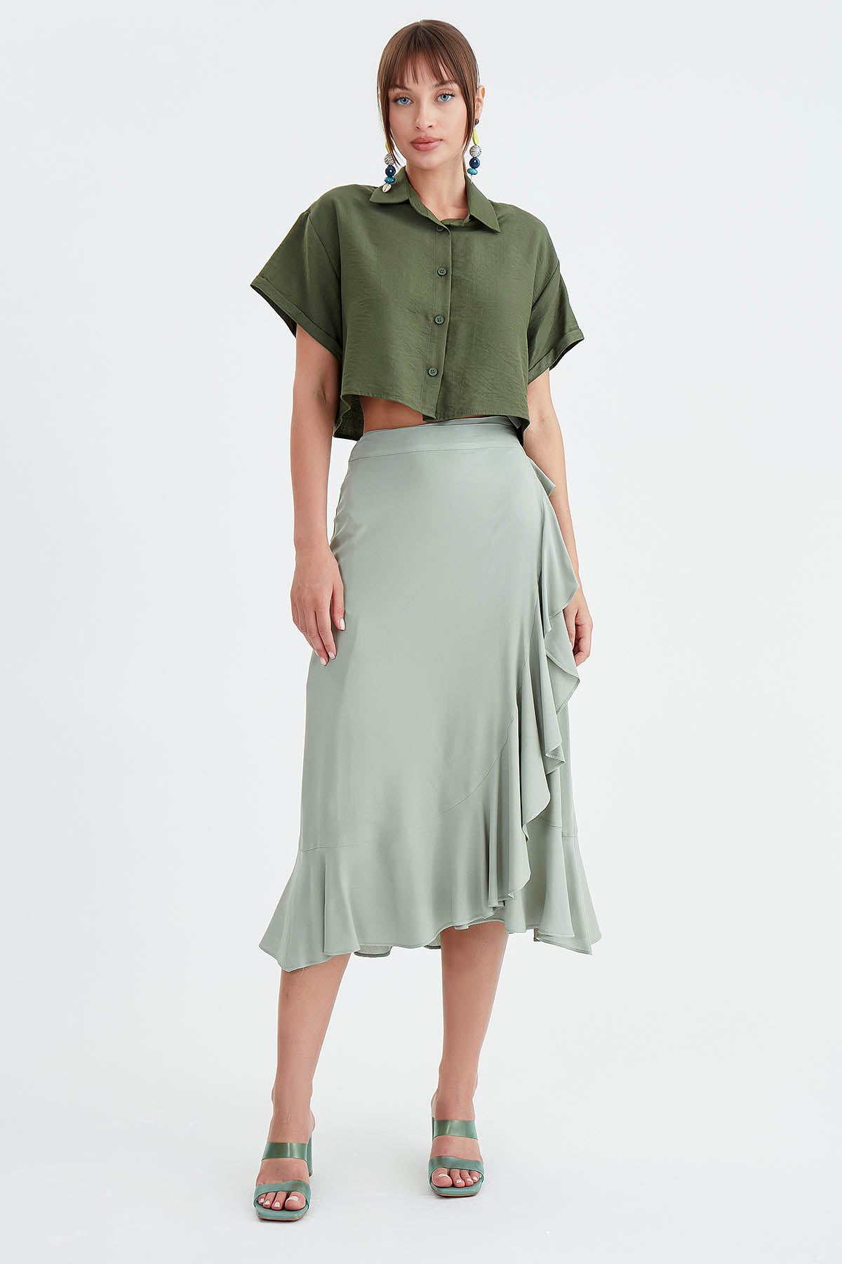 LOW SHOULDER CROP SHIRT