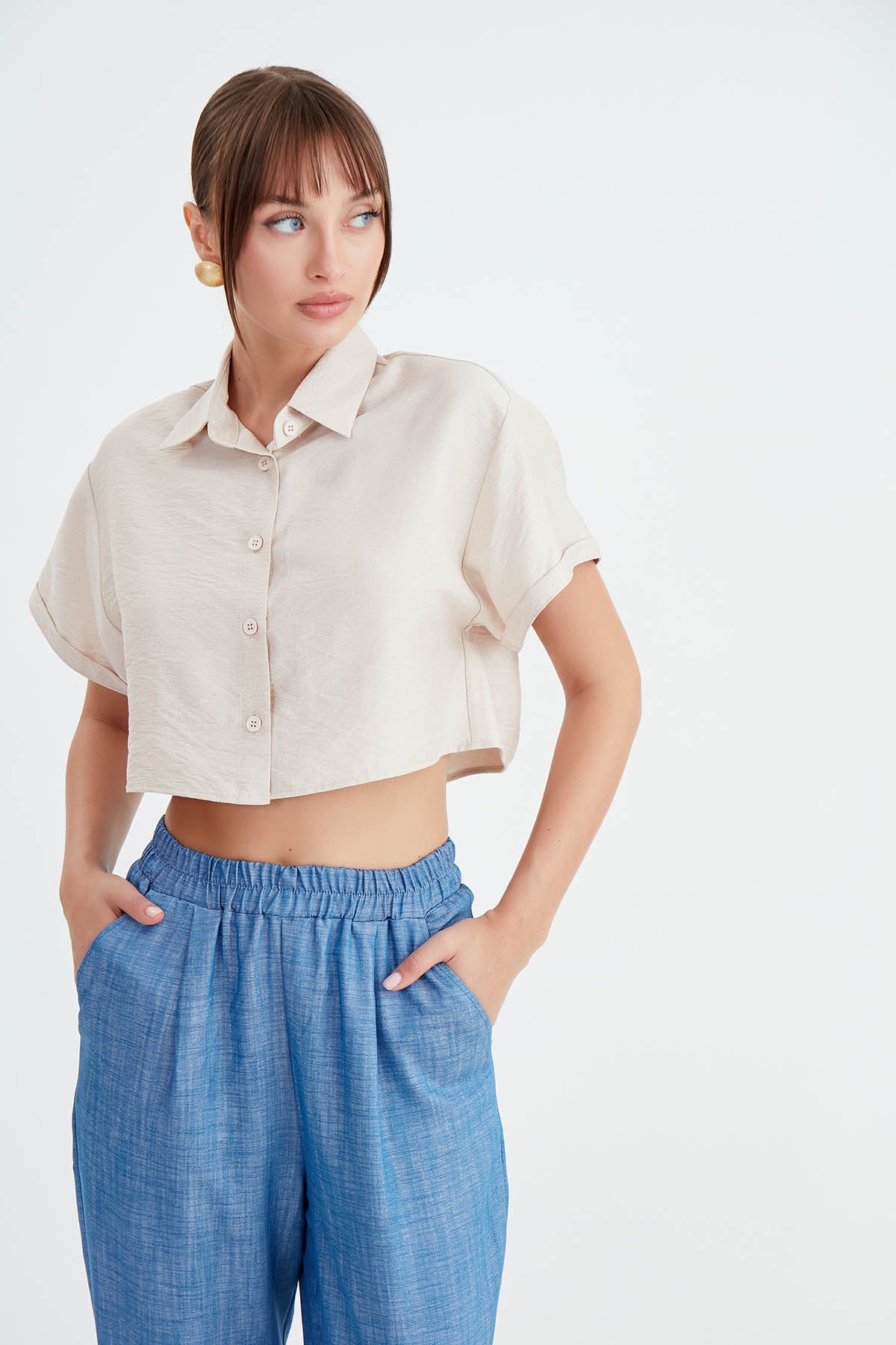 LOW SHOULDER CROP SHIRT