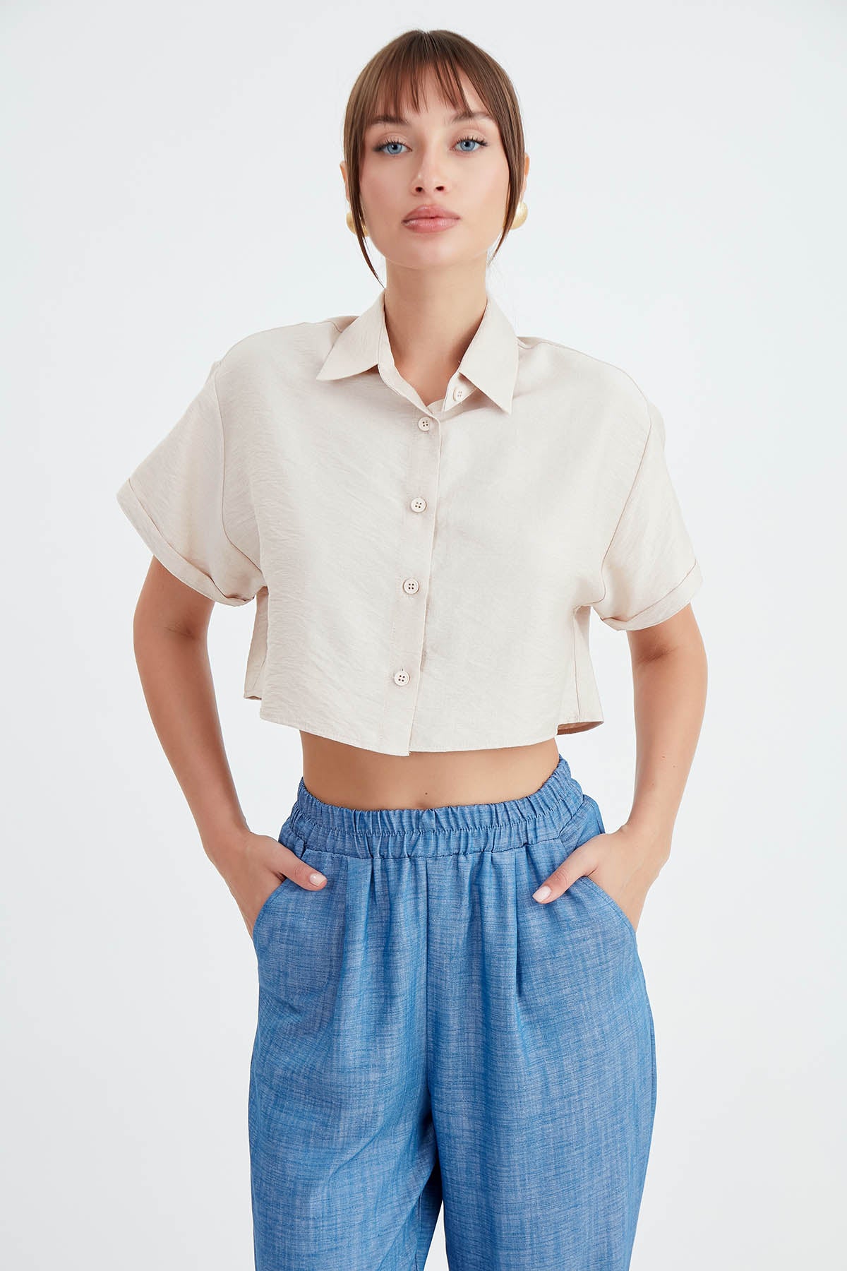 LOW SHOULDER CROP SHIRT