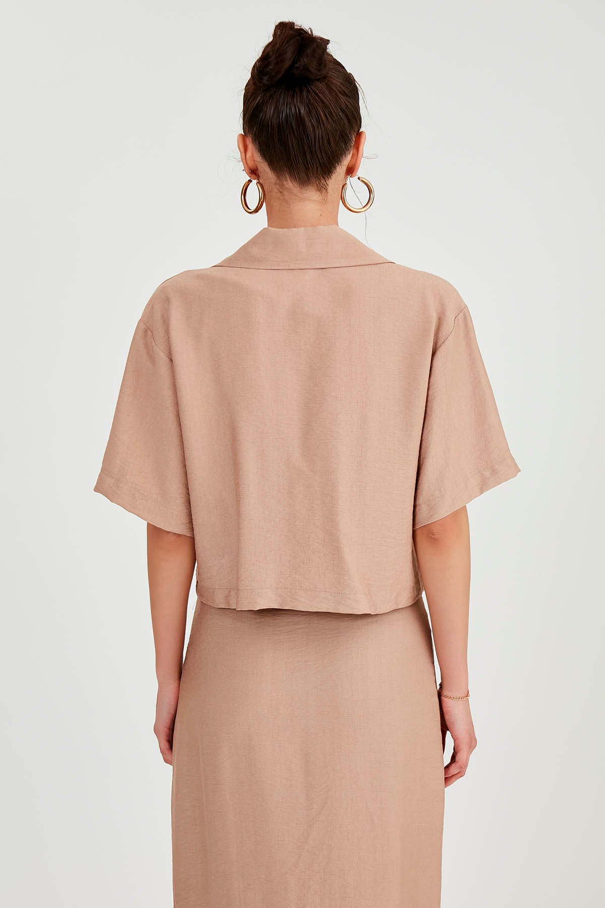 LOW SHOULDER LOOSE SHIRT