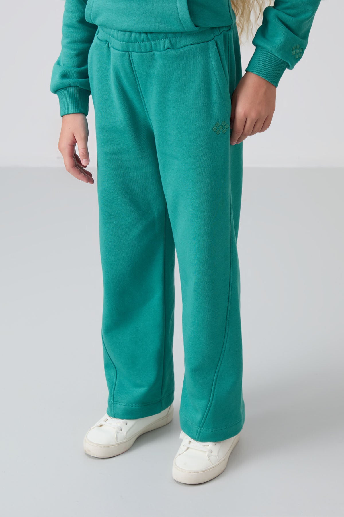 Cotton Fleece-Lined Soft Textured Standard Fit Embroidered Girls' Tracksuit Set - 75162