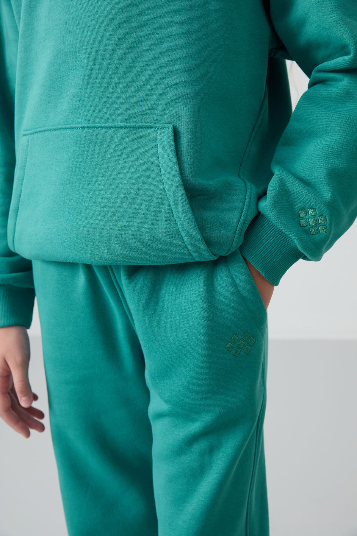 Cotton Fleece-Lined Soft Textured Standard Fit Embroidered Girls' Tracksuit Set - 75162