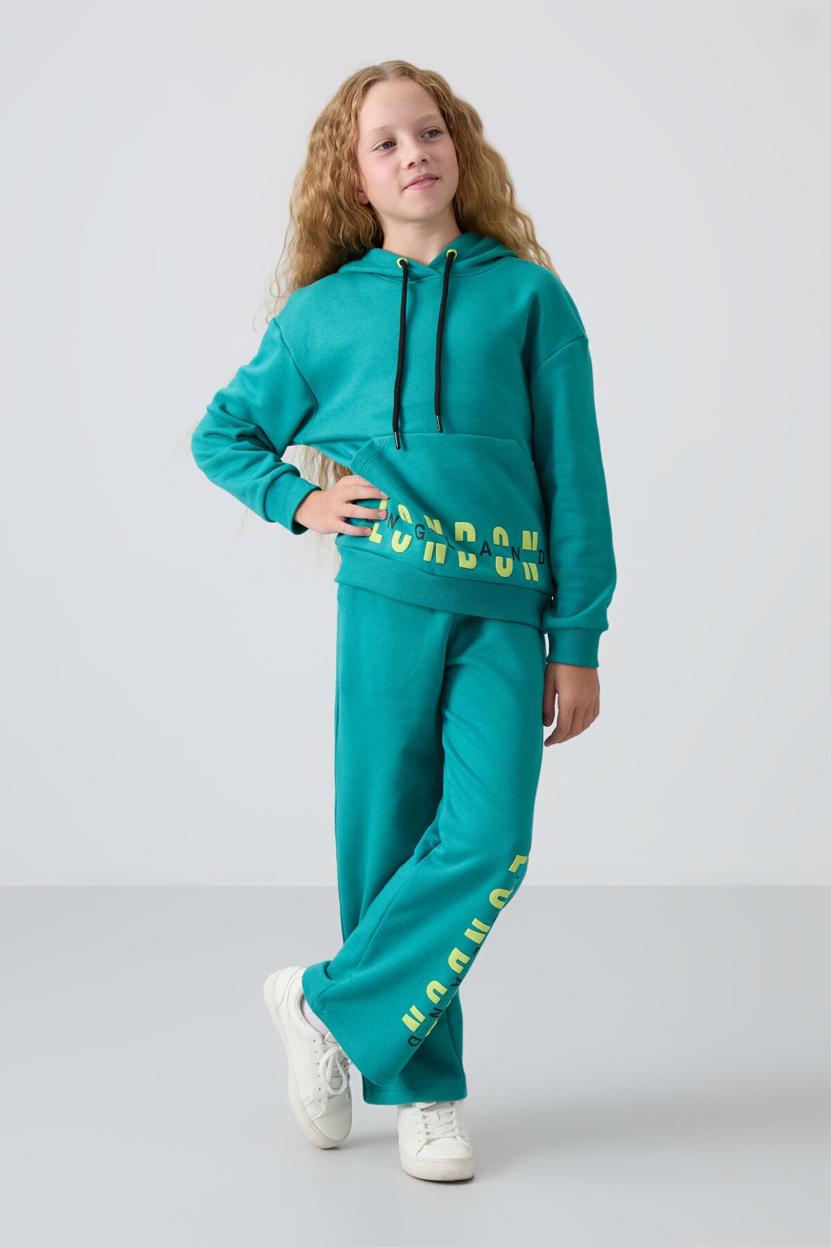 Cotton Fluffy Inside Soft Textured Oversize Printed Girls' Tracksuit Set - 75147