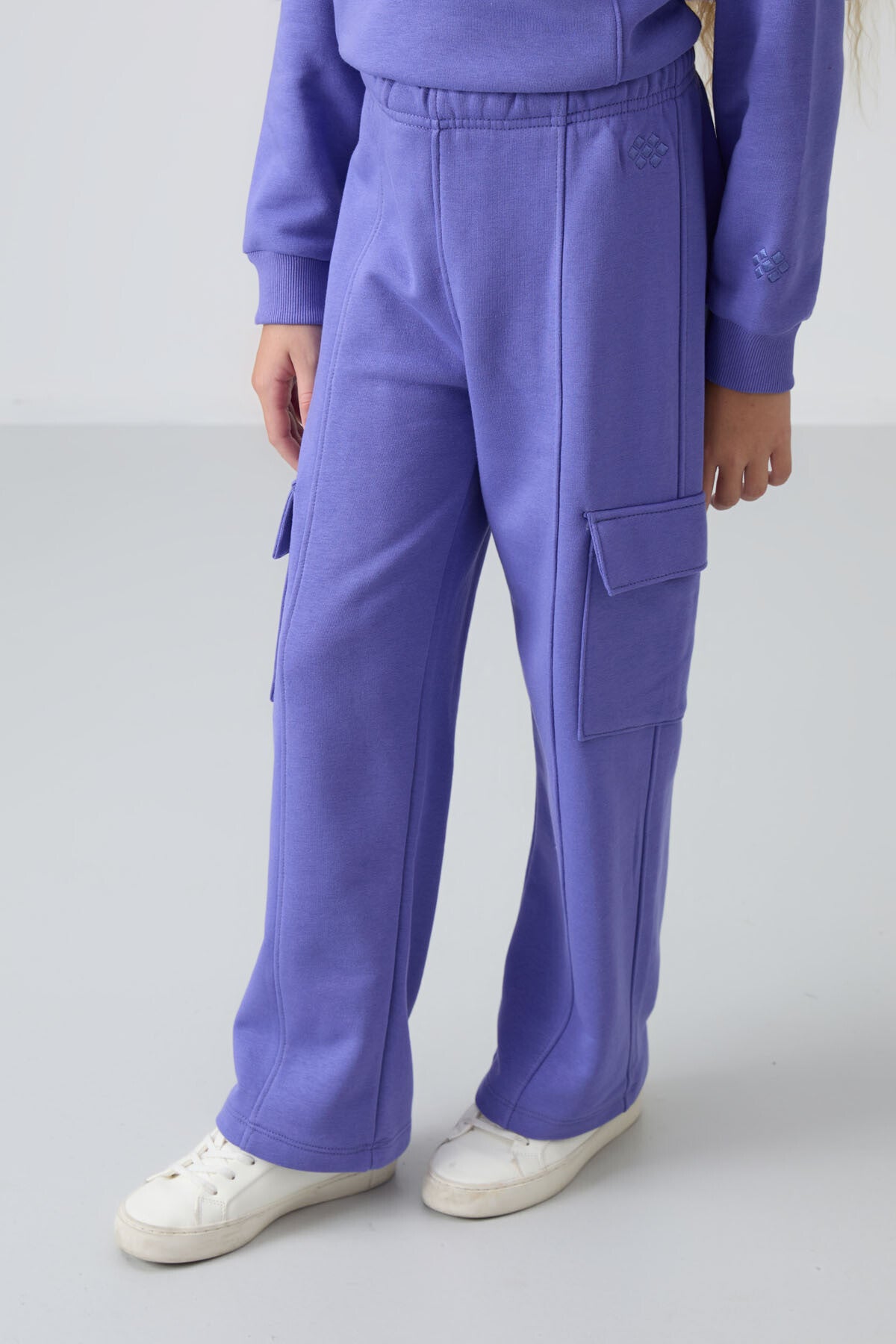 Plush Cotton Fleece-Lined Soft Textured Standard Fit Embroidered Girls' Tracksuit Set - 75159